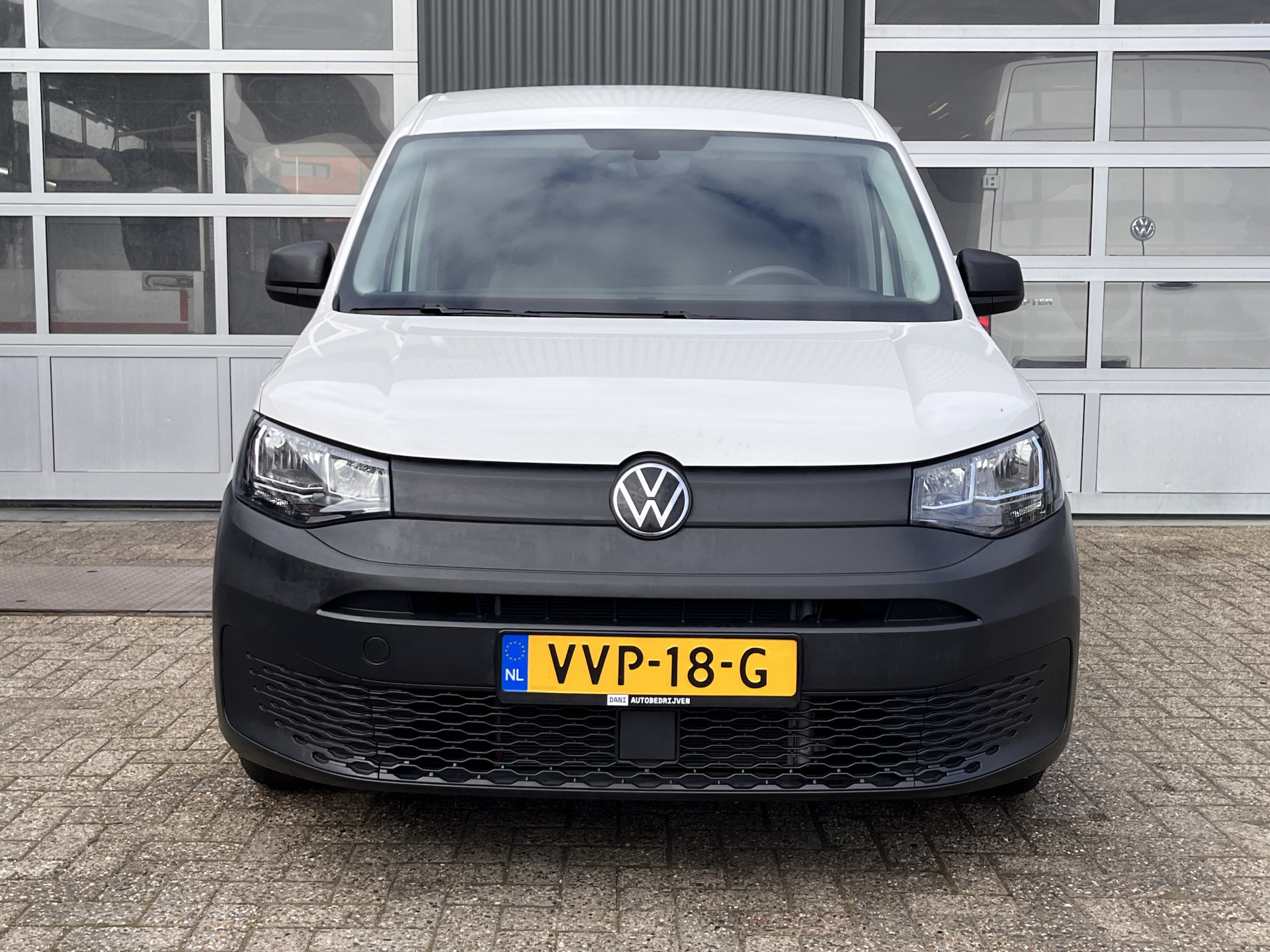 Foto van Volkswagen Caddy Modified Partition Wall