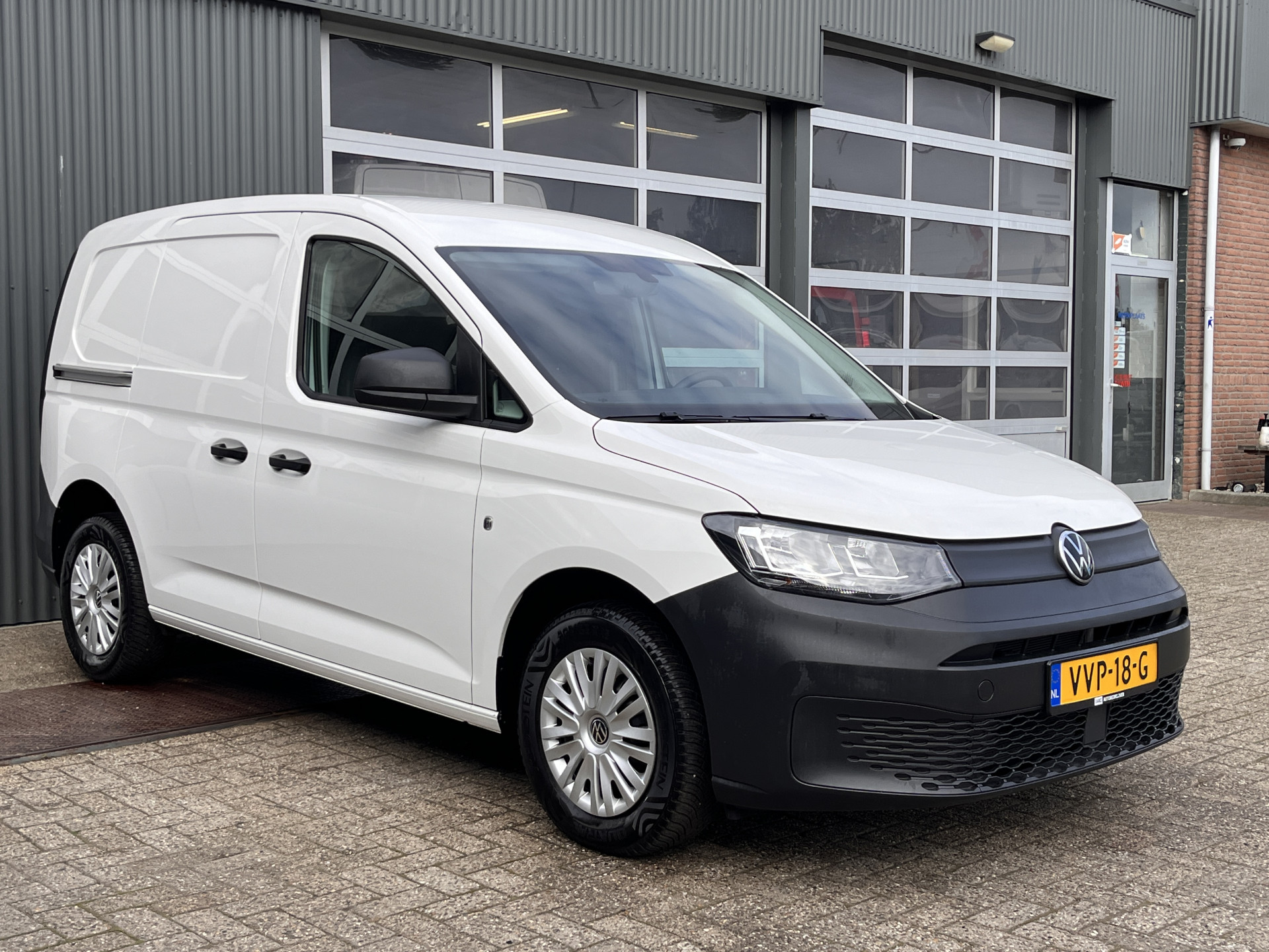 Volkswagen Caddy Modified Partition Wall 2.0 TDI 2023 - voorkant