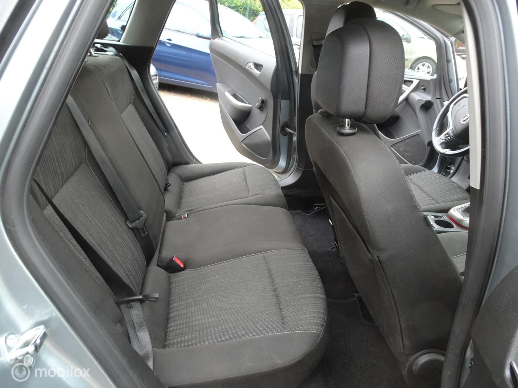 Foto van Opel Astra Sports Tourer