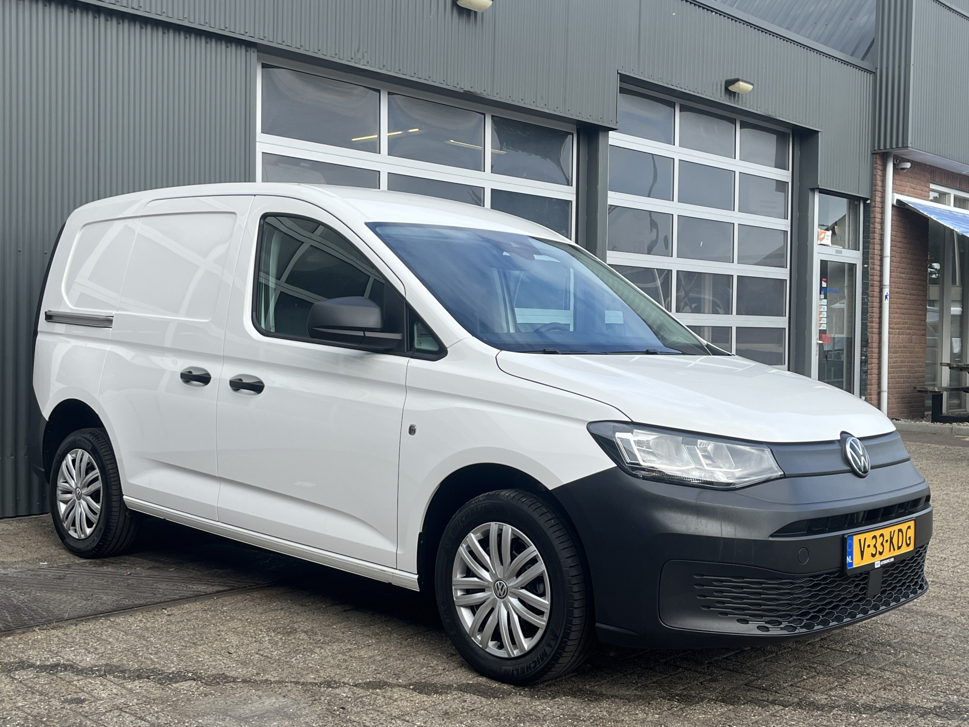 Volkswagen Caddy Modified Partition Wall 2.0 TDI Comfort 2024 - voorkant