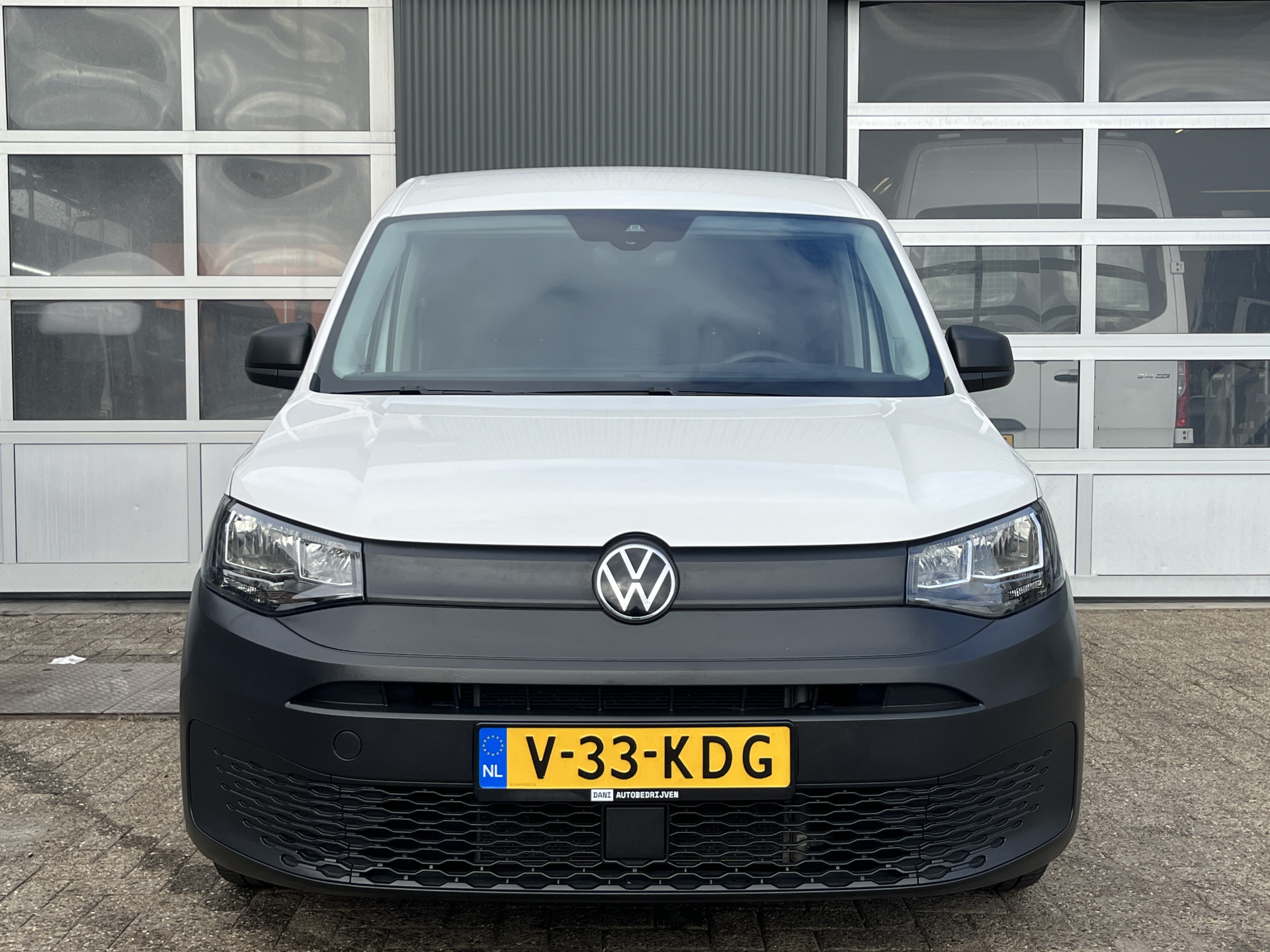 Foto van Volkswagen Caddy Modified Partition Wall