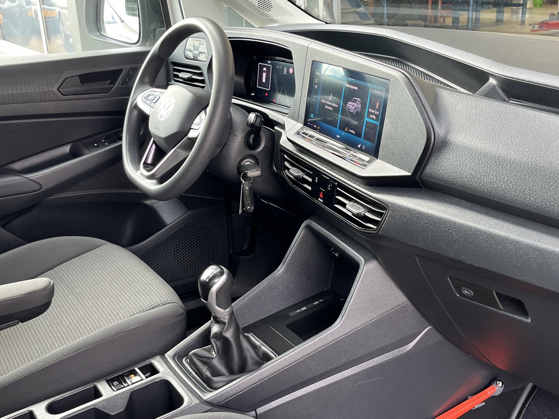 Foto van Volkswagen Caddy Modified Partition Wall