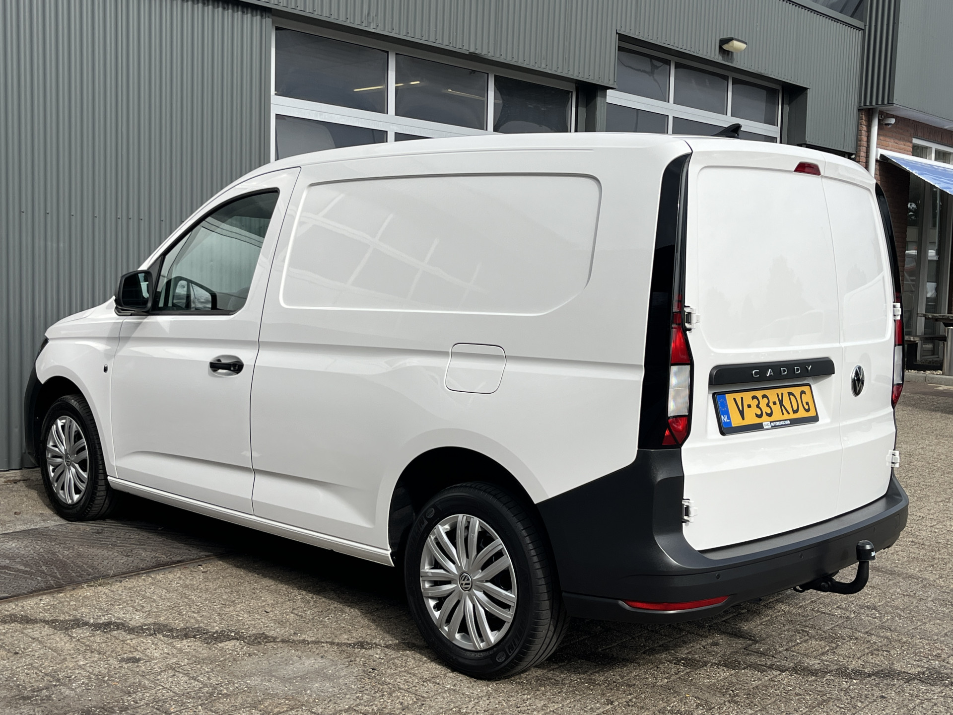 Foto van Volkswagen Caddy Modified Partition Wall