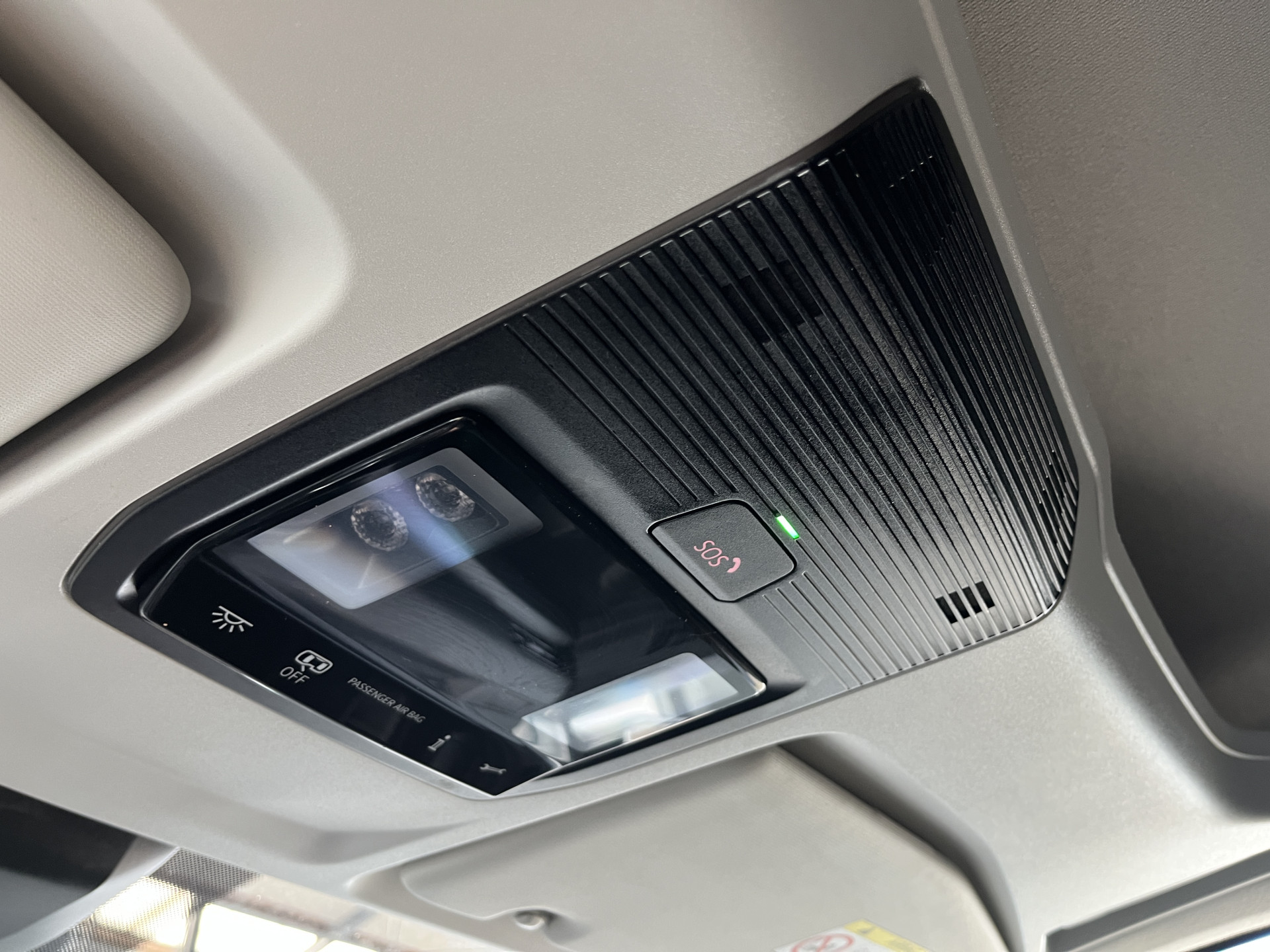 Foto van Volkswagen Caddy Modified Partition Wall