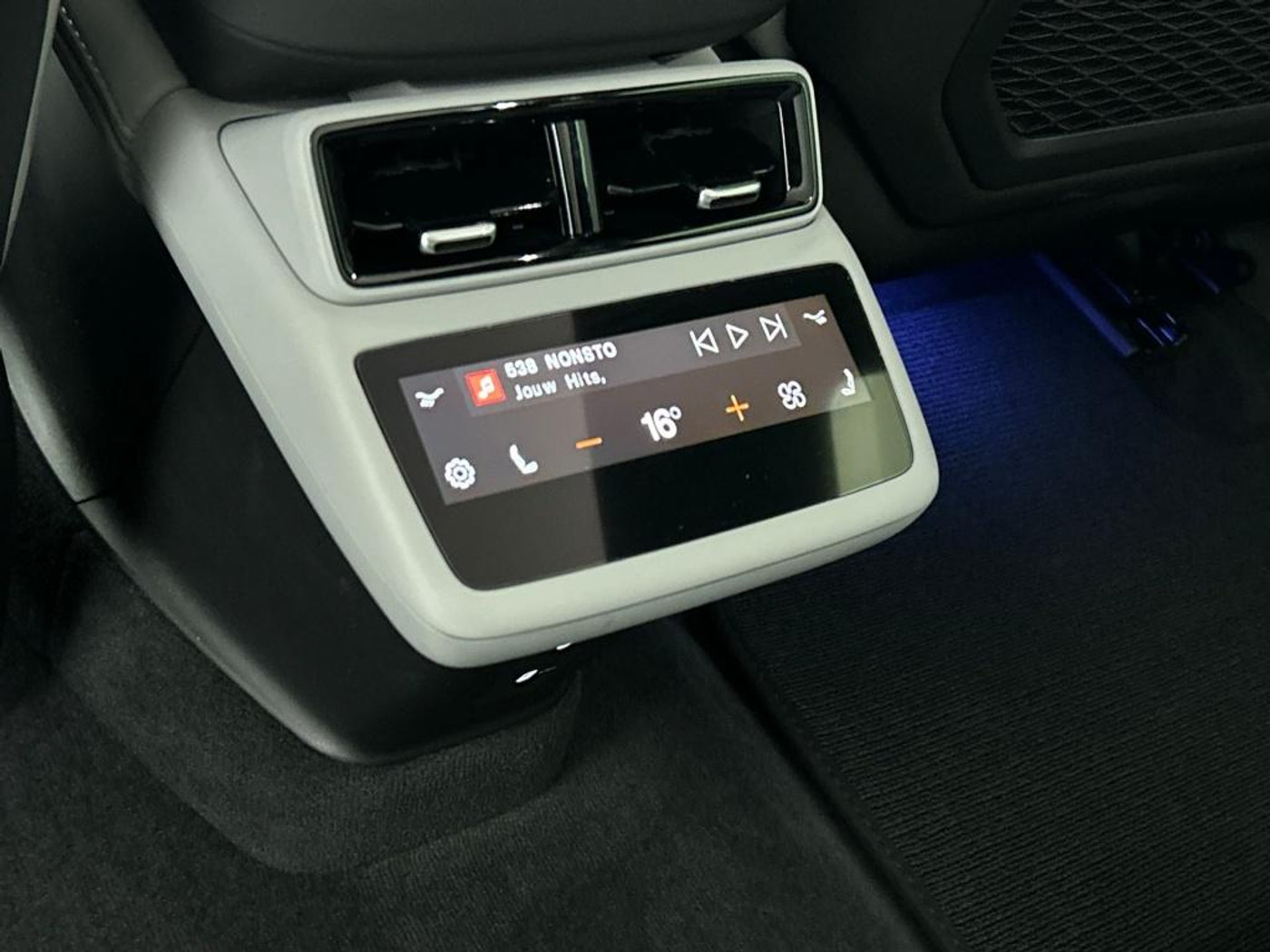 Foto van Polestar Polestar 4