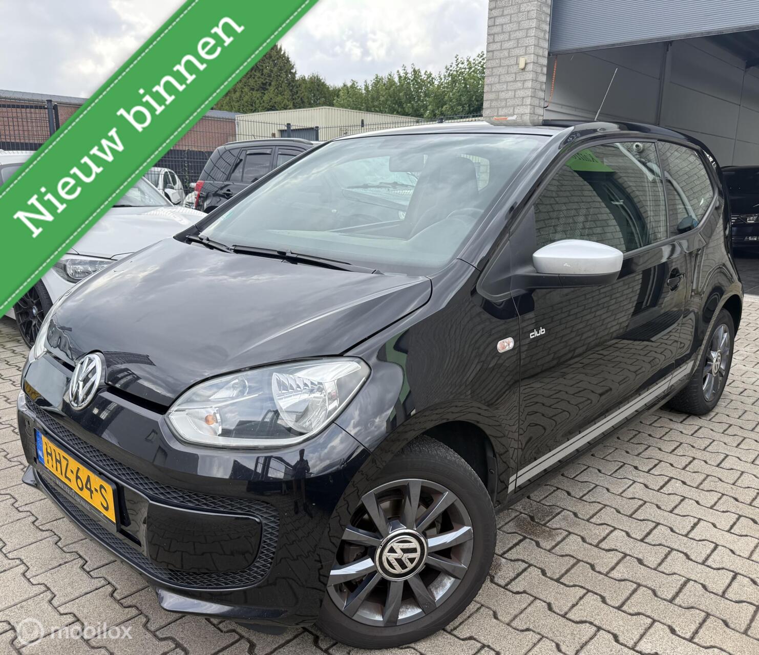 Volkswagen Up 1.0 high up! BlueMotion / BJ 2015 / Clima 2015 - voorkant