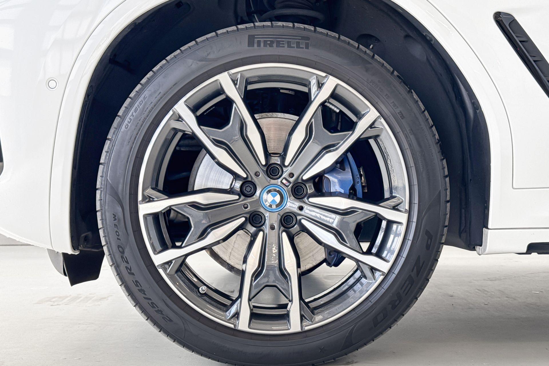 Foto van BMW X3 Xdrive30e