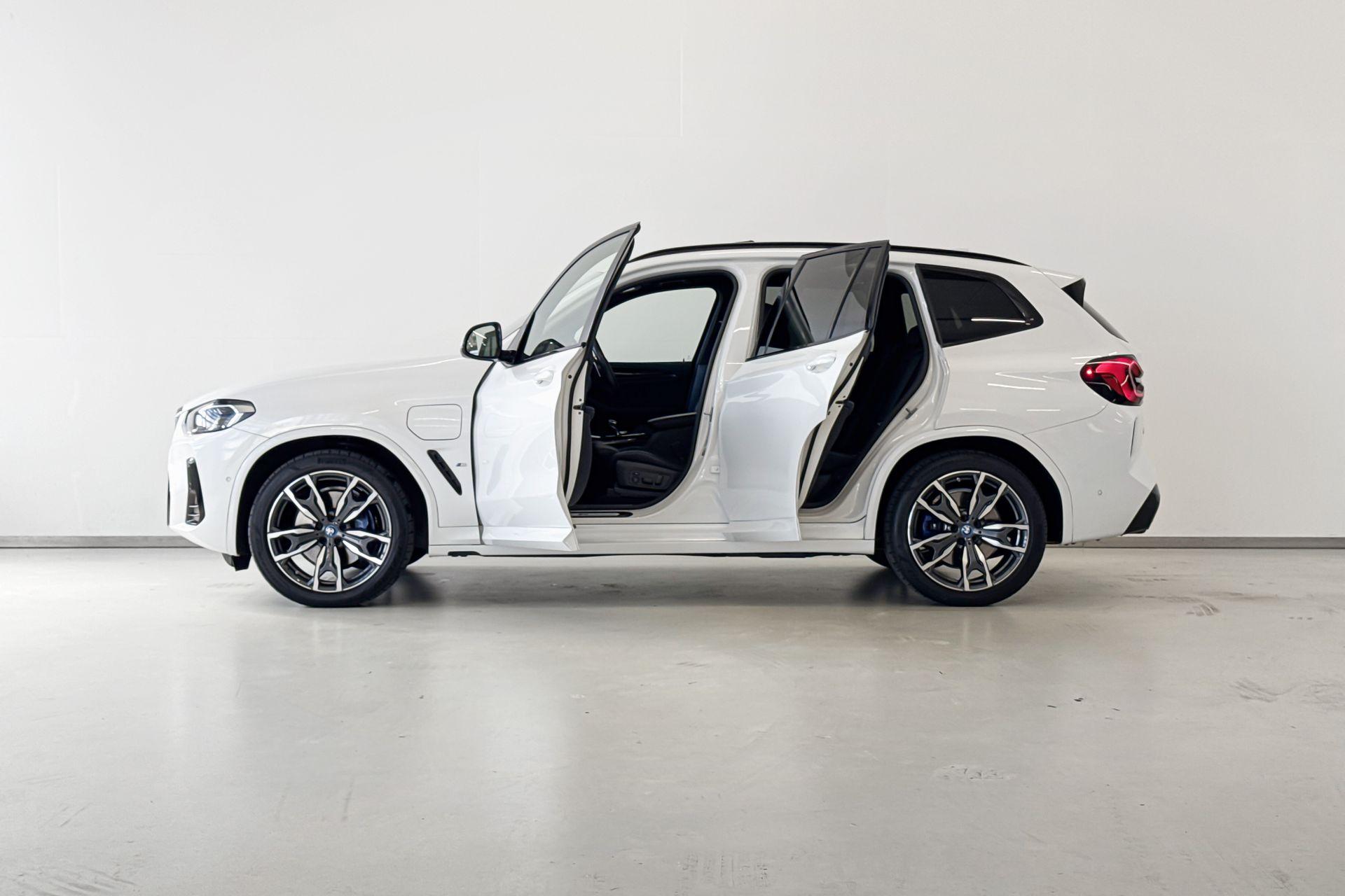 Foto van BMW X3 Xdrive30e