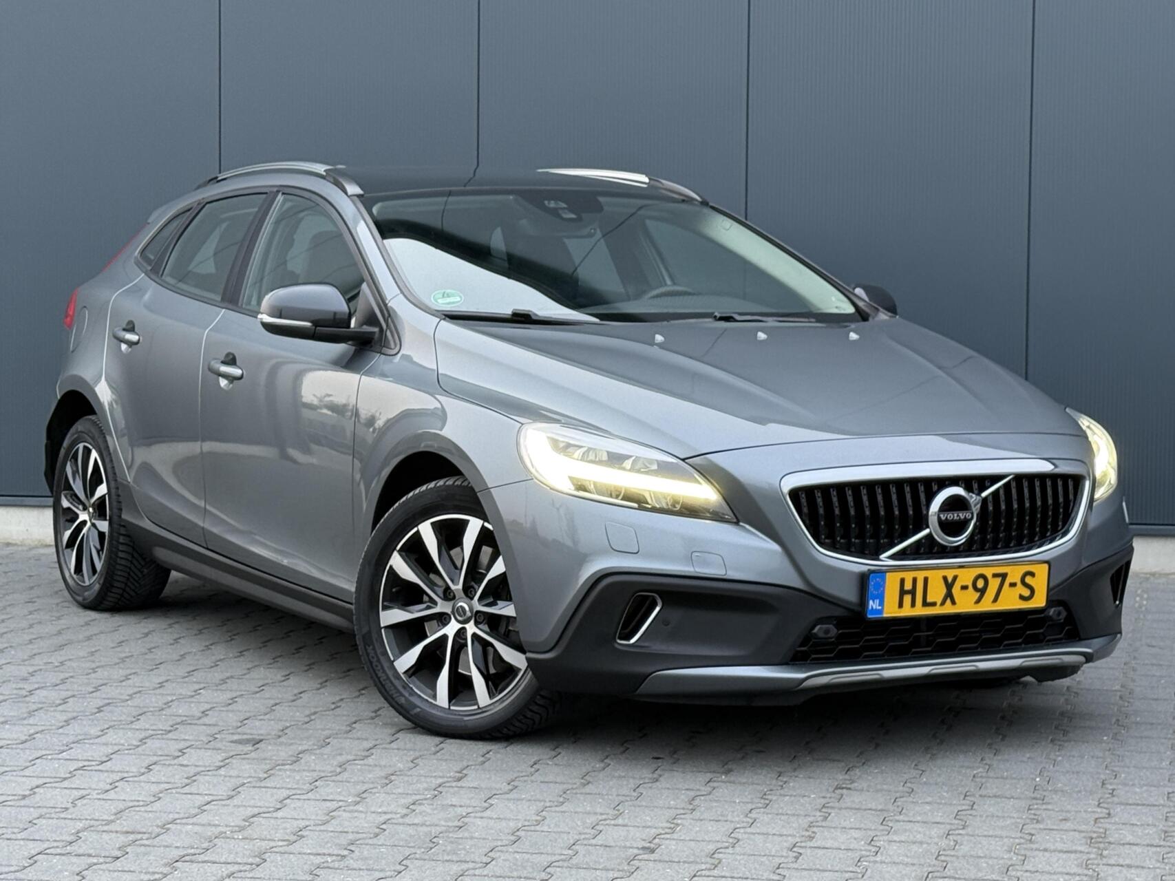 Foto van Volvo V40 Cross Country