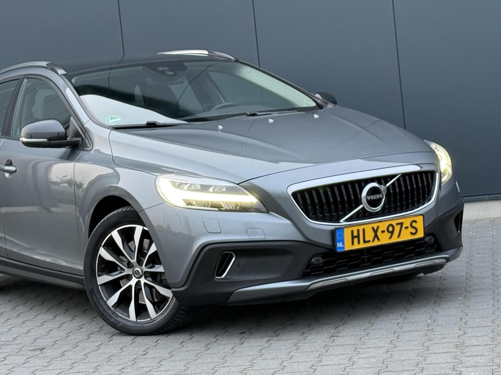 Foto van Volvo V40 Cross Country