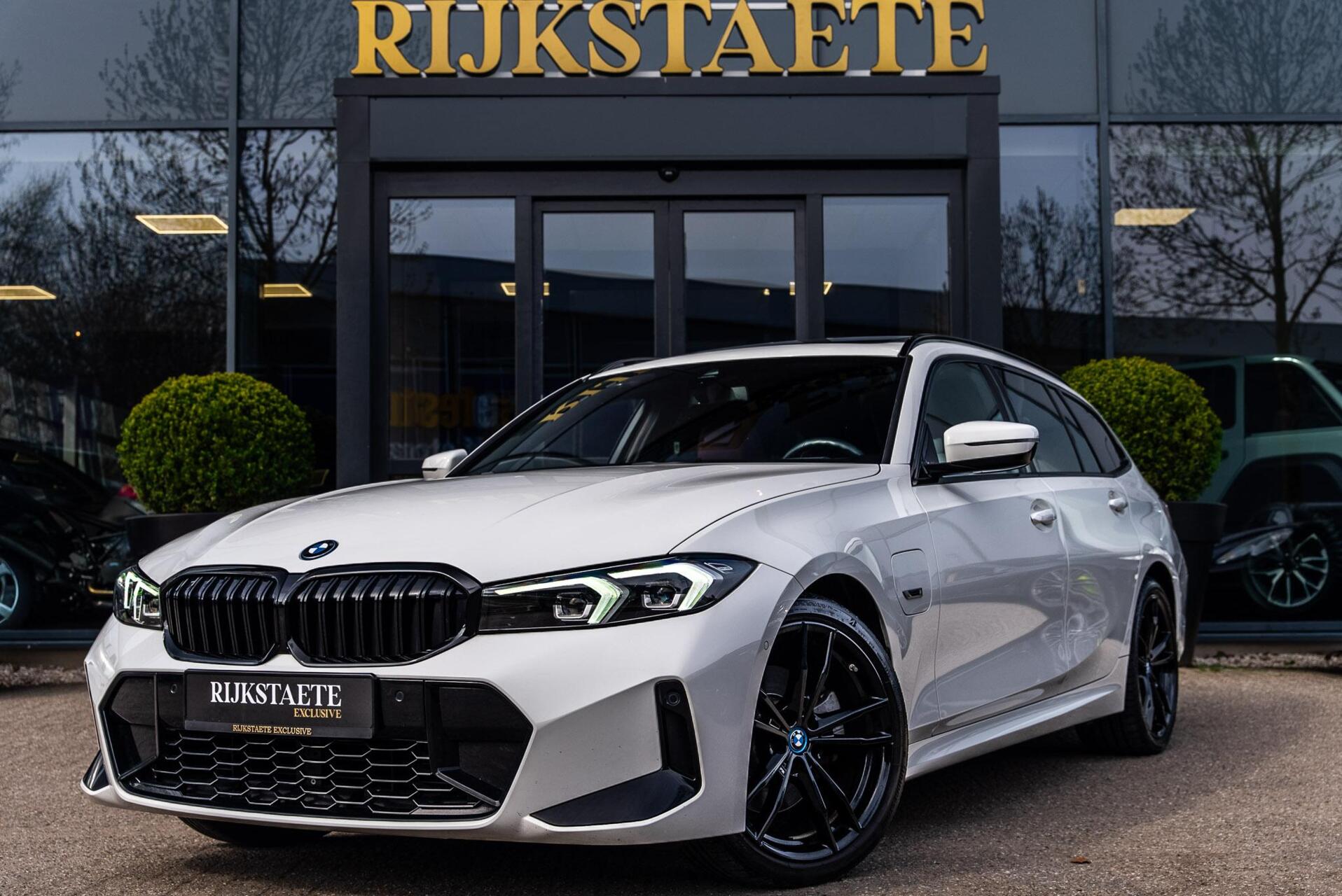 BMW 320e 320e|PANO|CARPLAY|CAMERA|KEYLESS|LASER 2022 - voorkant
