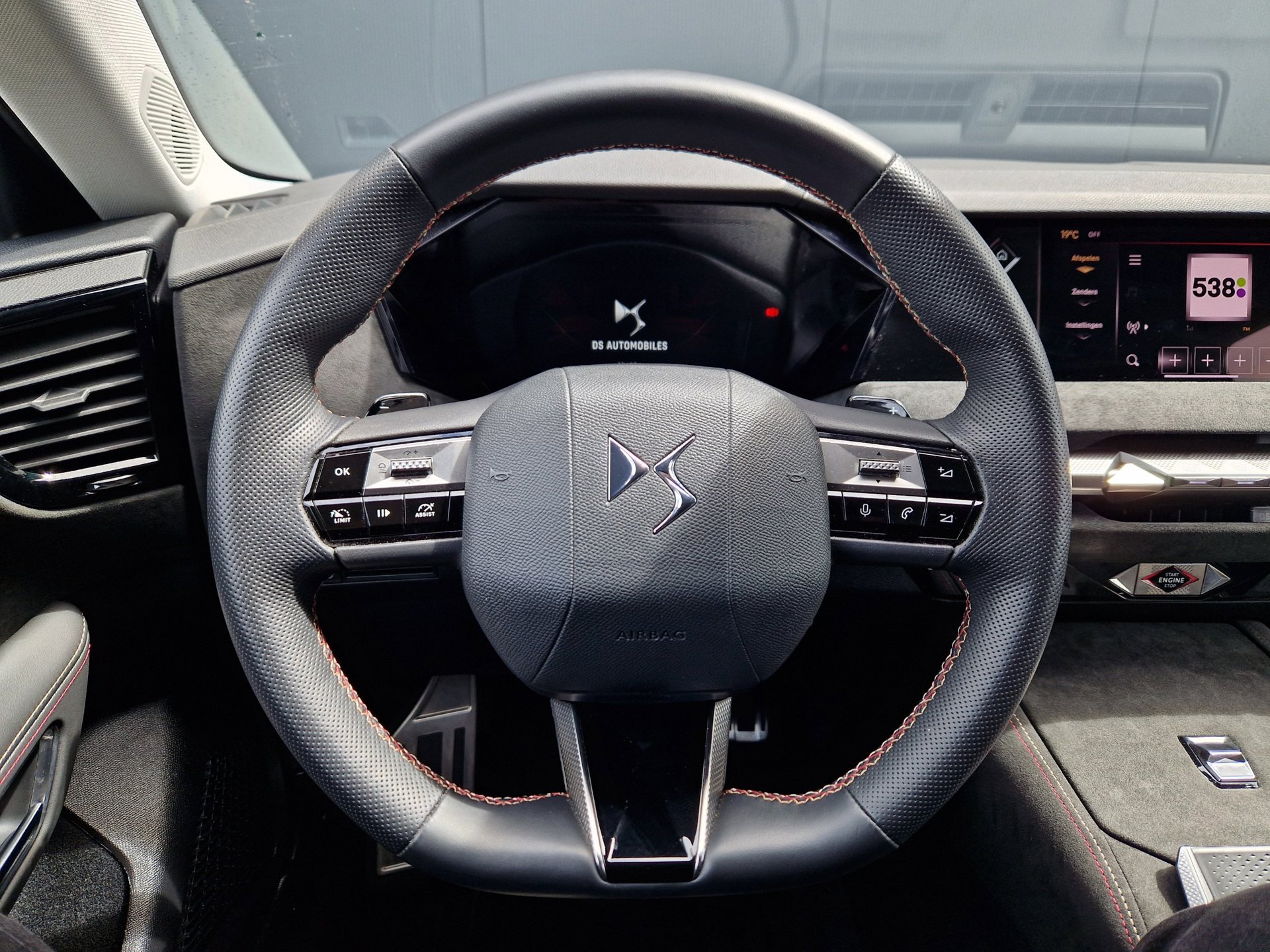 Foto van DS Ds4