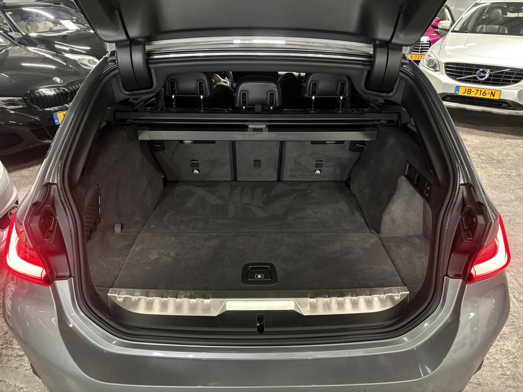 Foto van BMW 330e xDrive