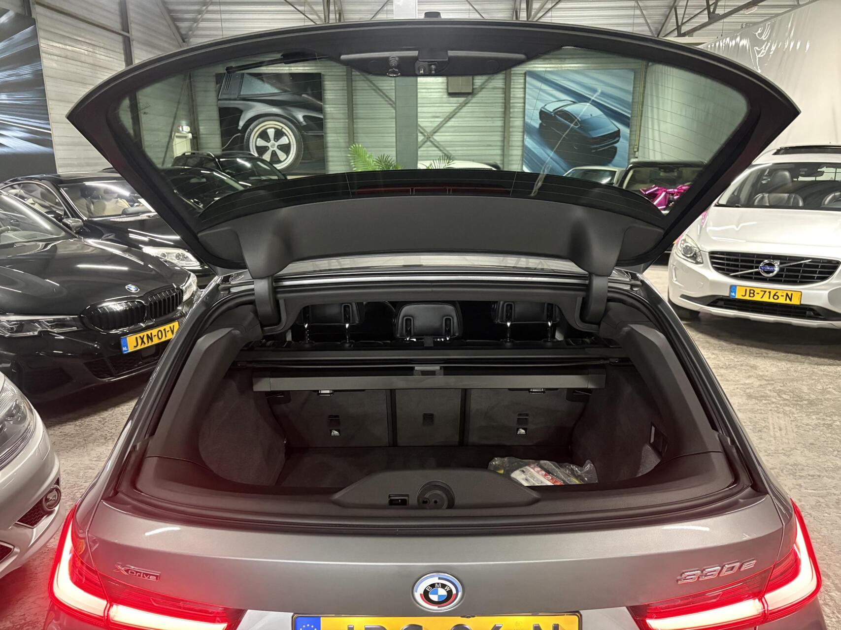 Foto van BMW 330e xDrive