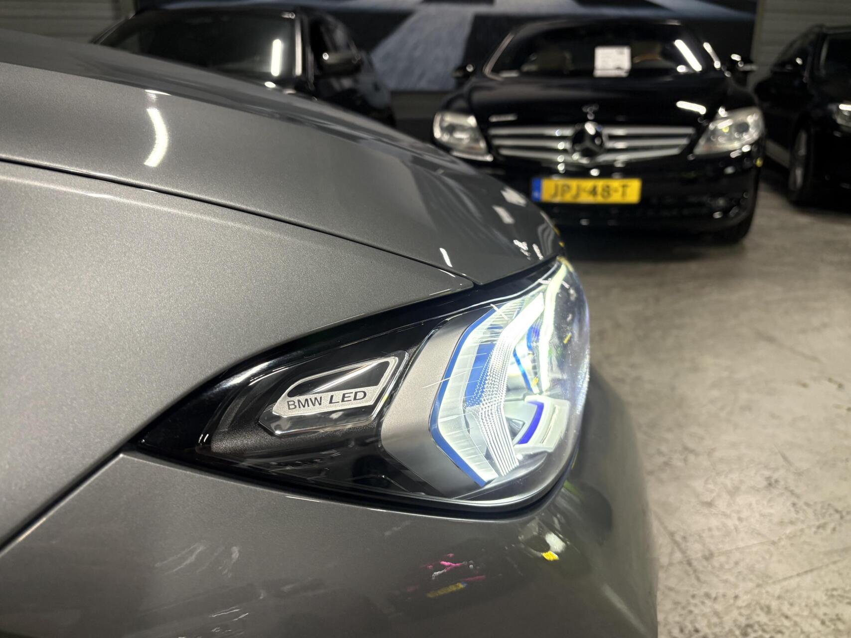 Foto van BMW 330e xDrive