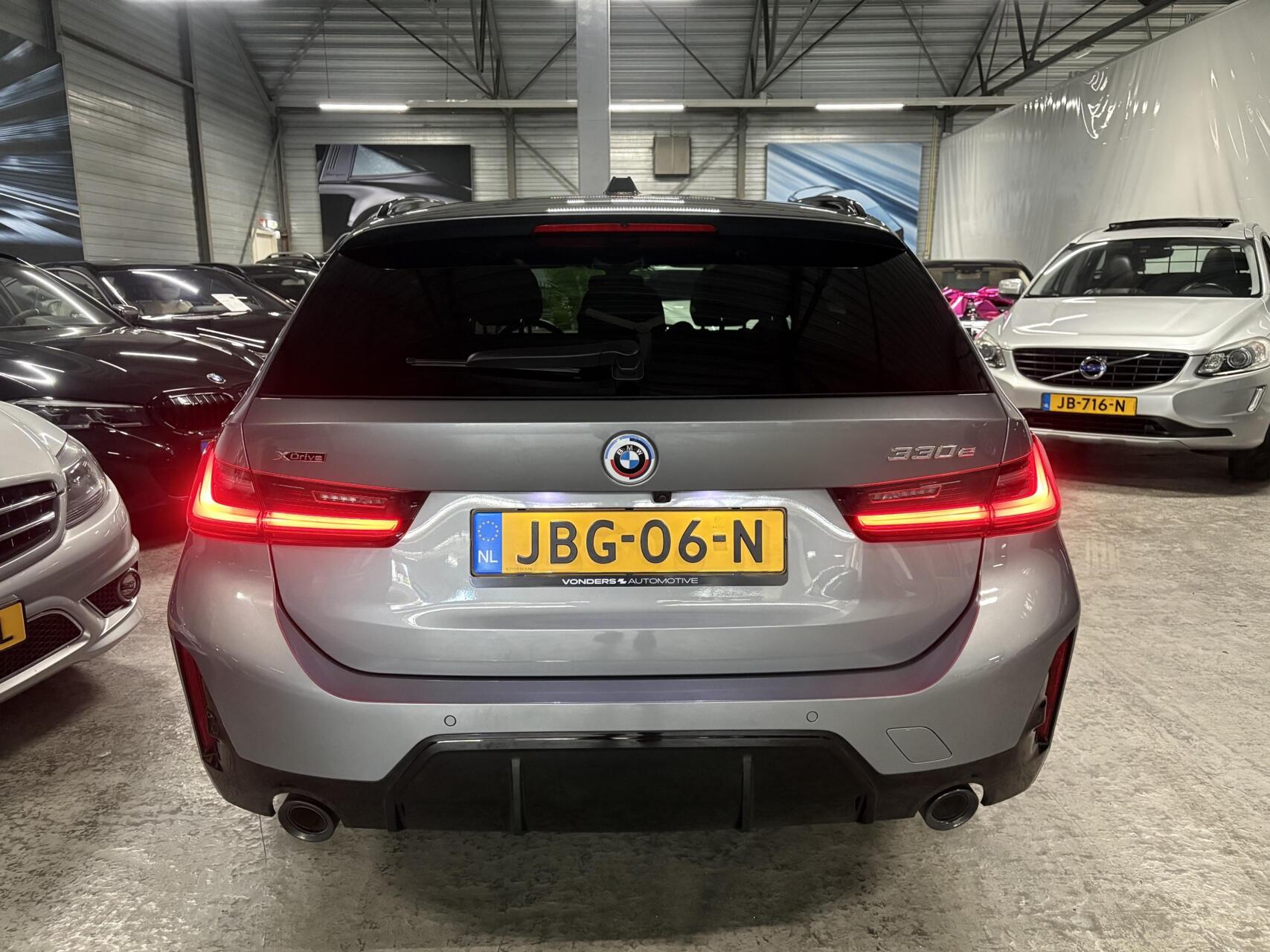 Foto van BMW 330e xDrive