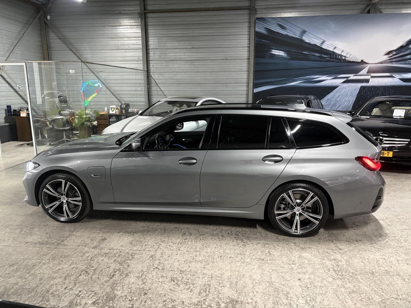 Foto van BMW 330e xDrive