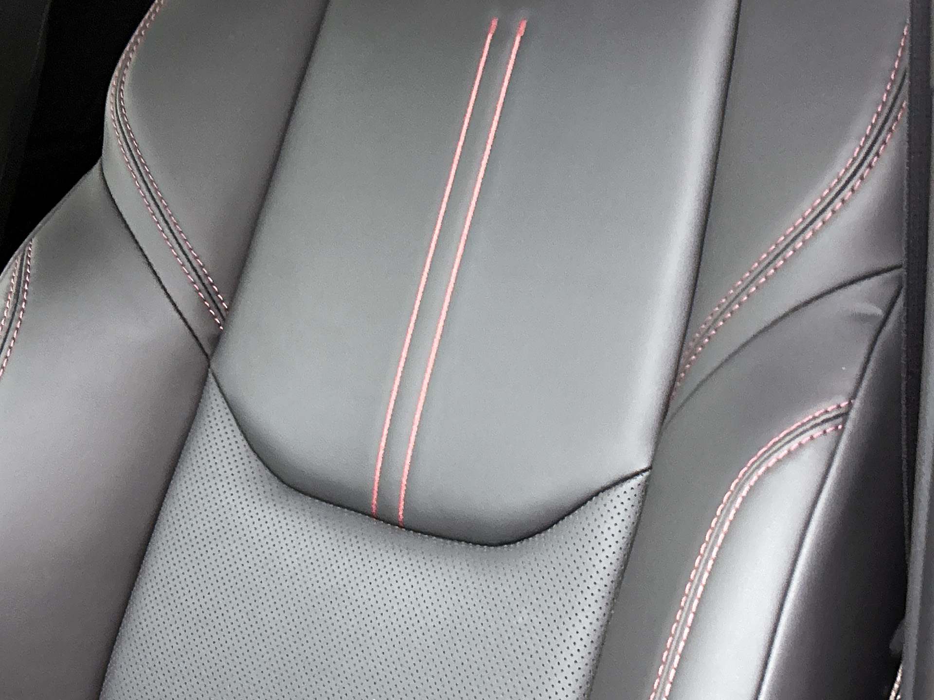 Foto van Lexus Lexus LBX