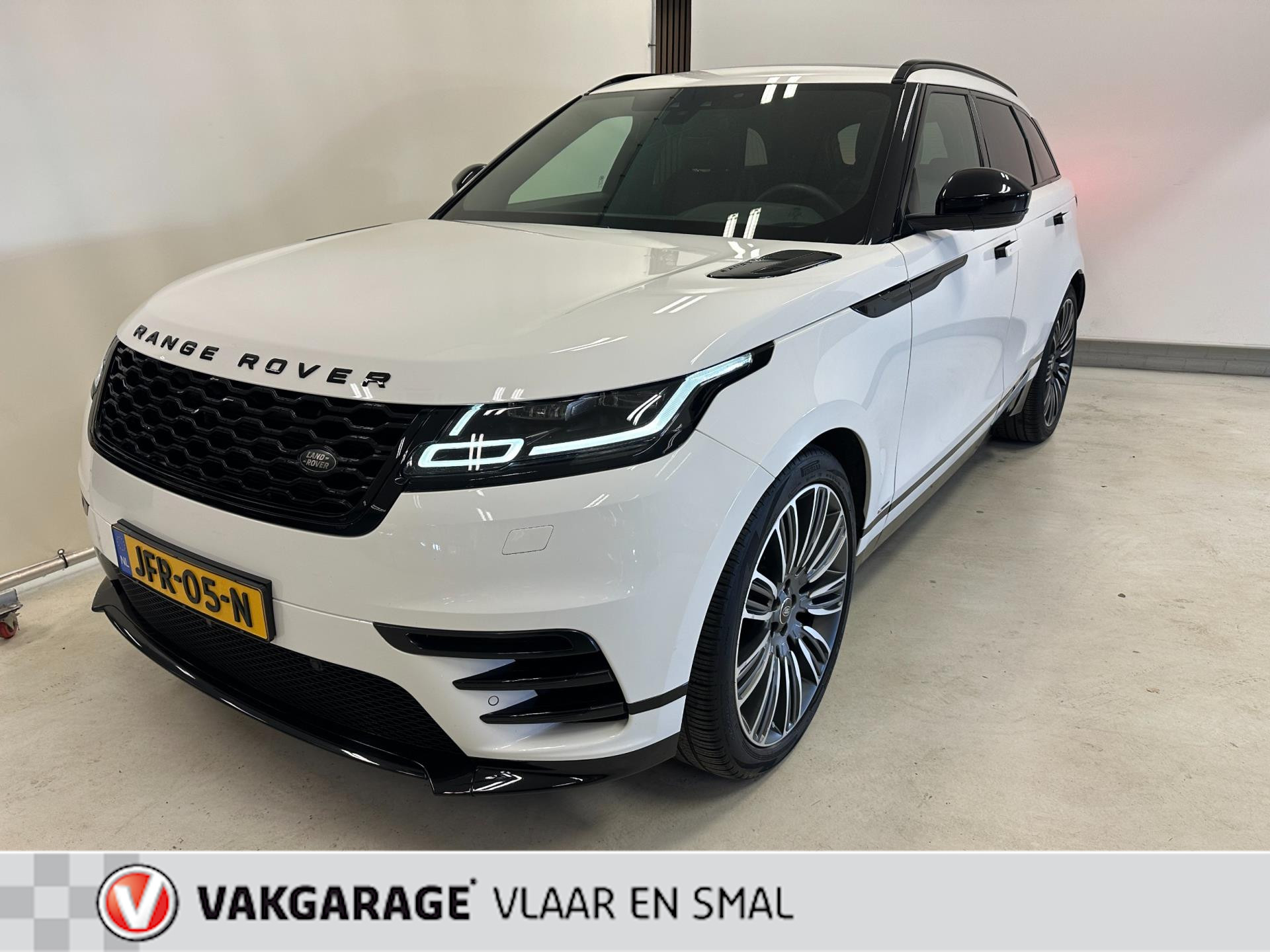 Land Rover Range Rover Velar 2.0 I4 Turbo AWD SE R-Dynamic-Trekhaak afneembaar-Panoramo dak- 2018 - voorkant