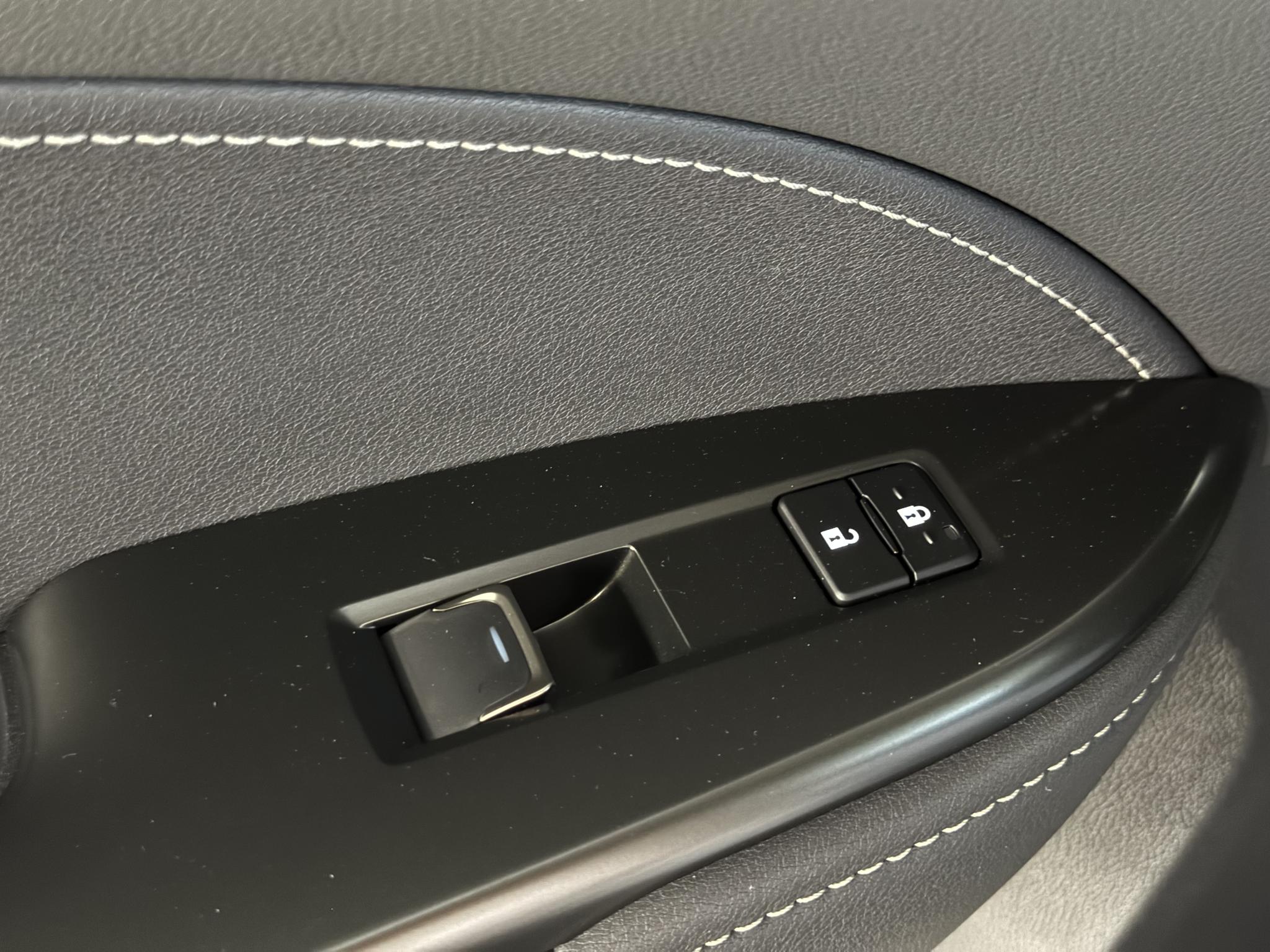 Foto van Lexus Lexus Nx450h+