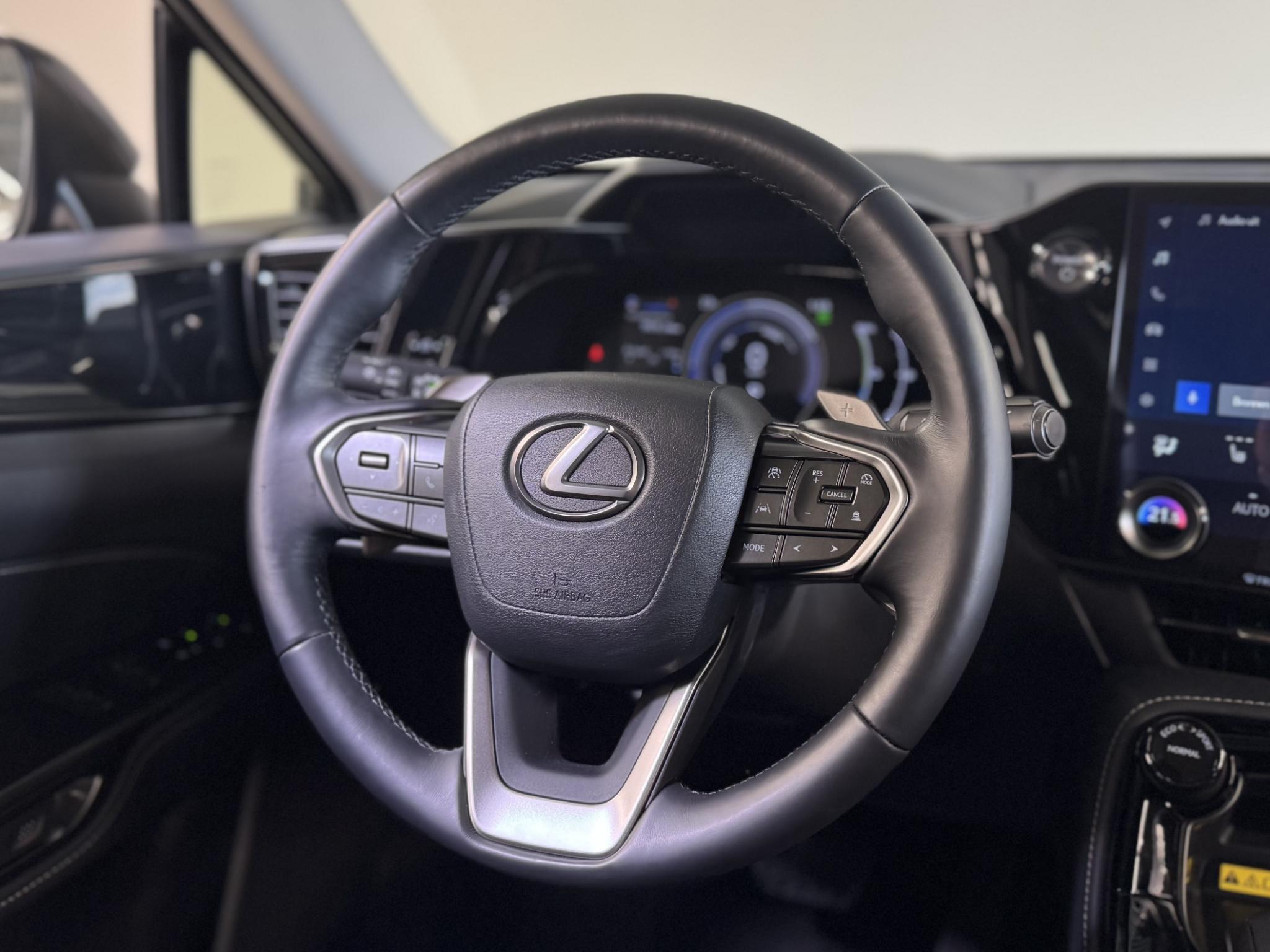 Foto van Lexus Lexus Nx450h+