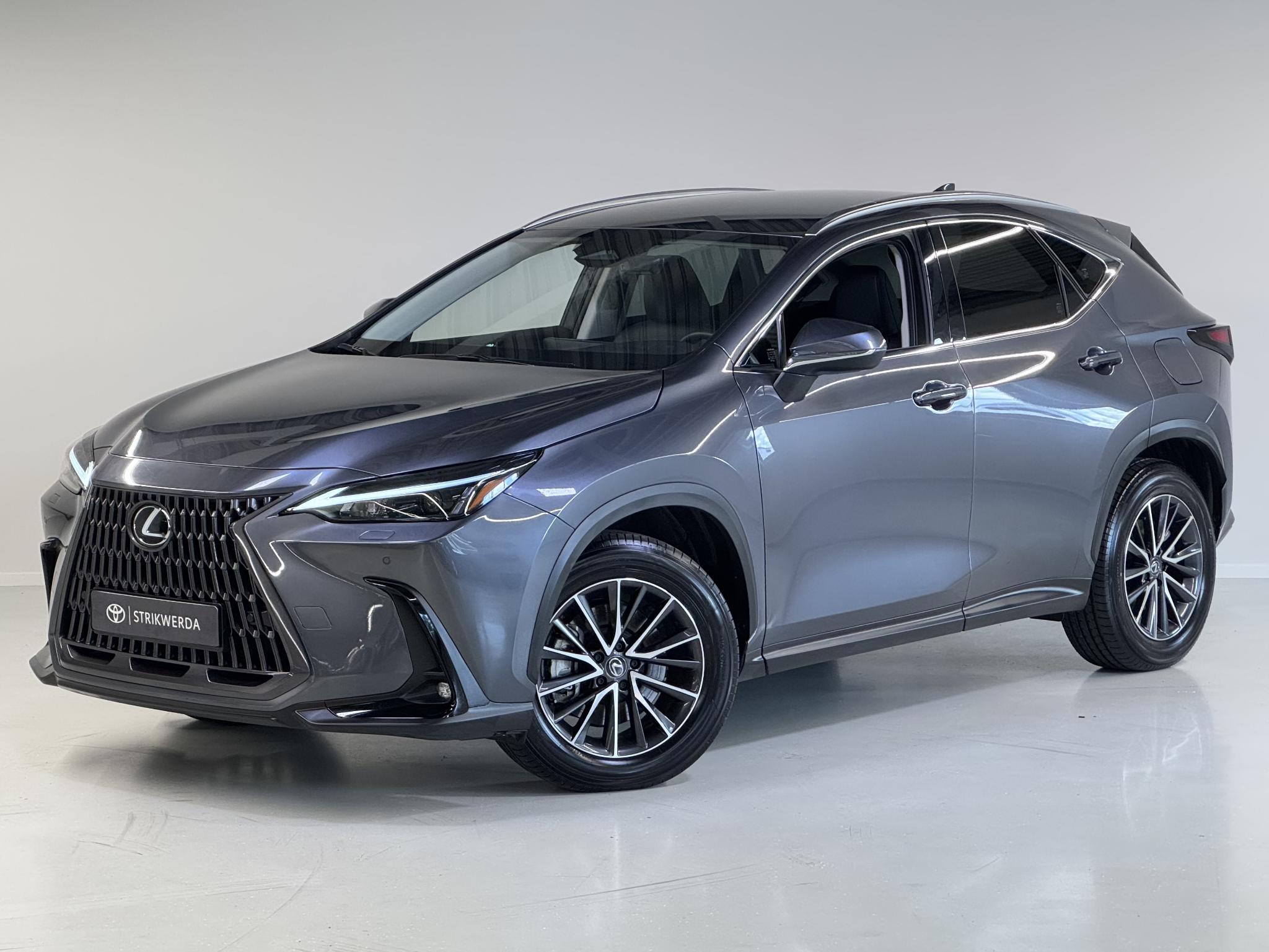 Foto van Lexus Lexus Nx450h+