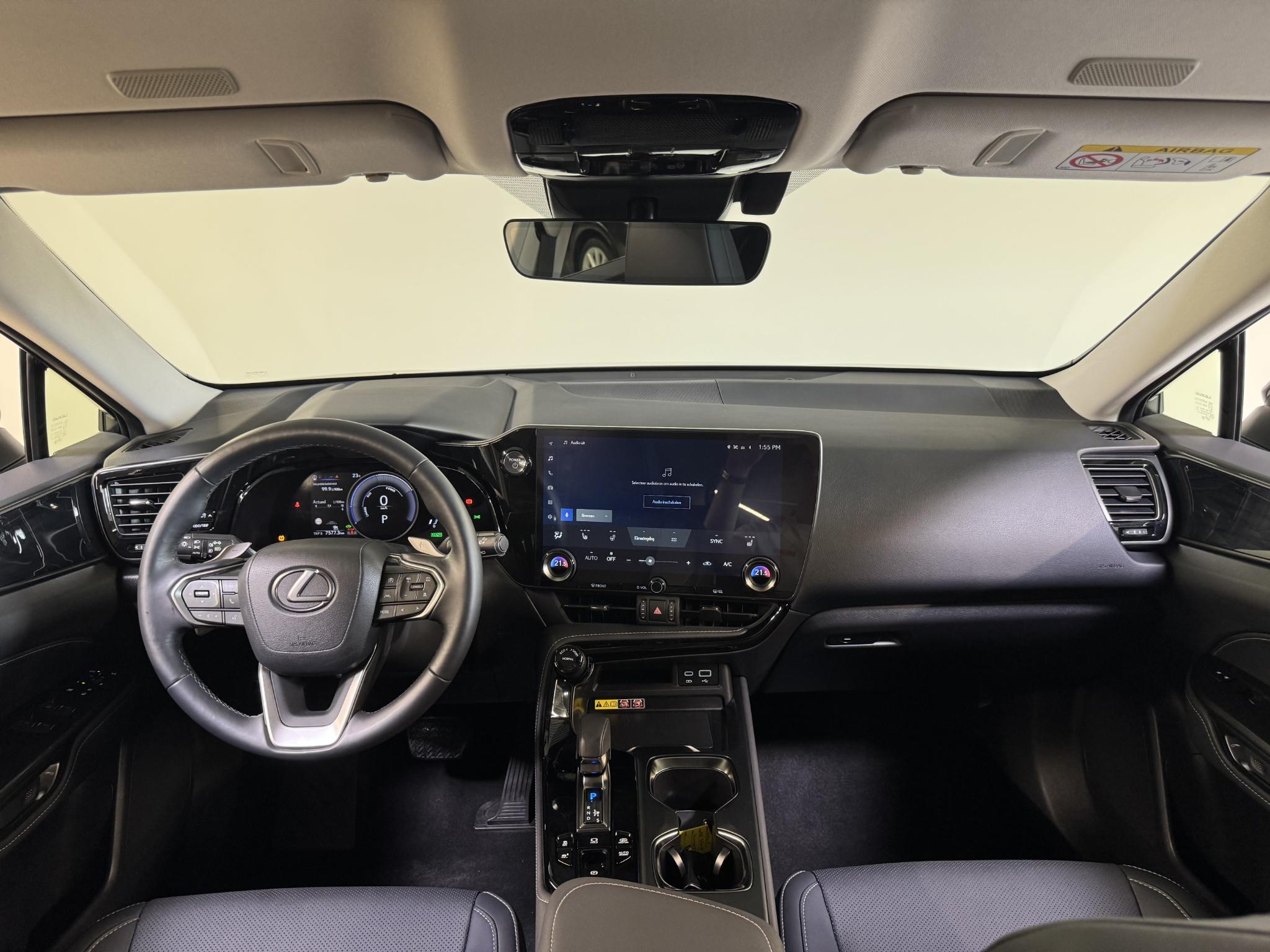 Foto van Lexus Lexus Nx450h+
