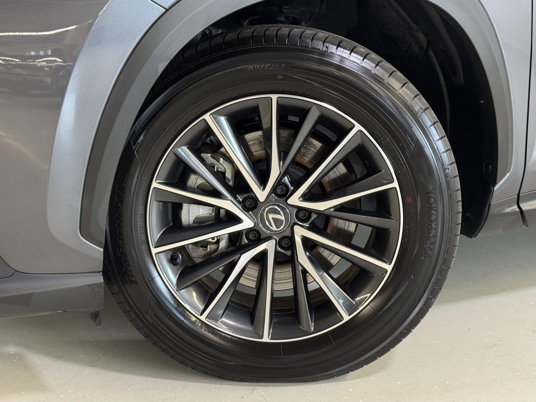 Foto van Lexus Lexus Nx450h+