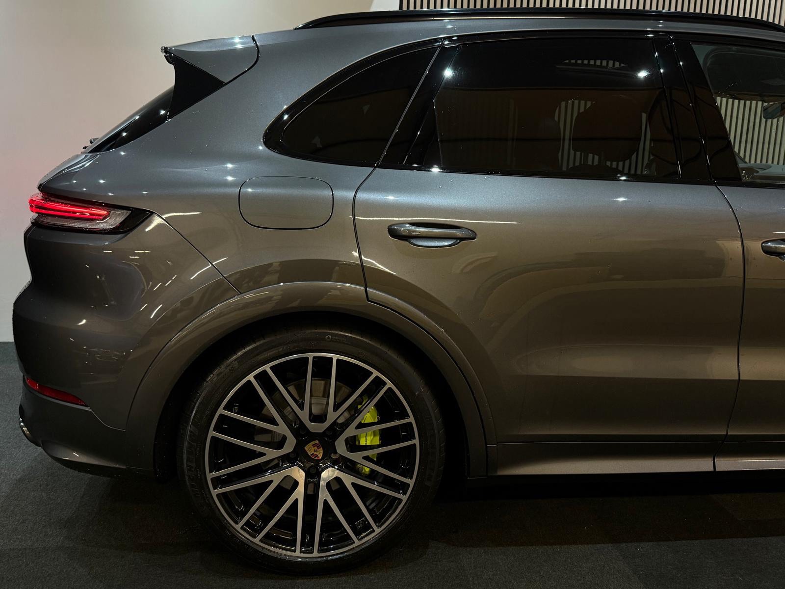 Foto van Porsche Cayenne E-hybrid