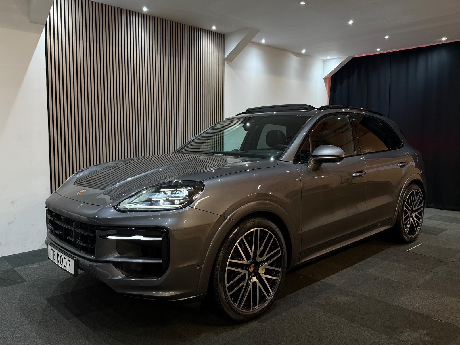 Foto van Porsche Cayenne E-hybrid