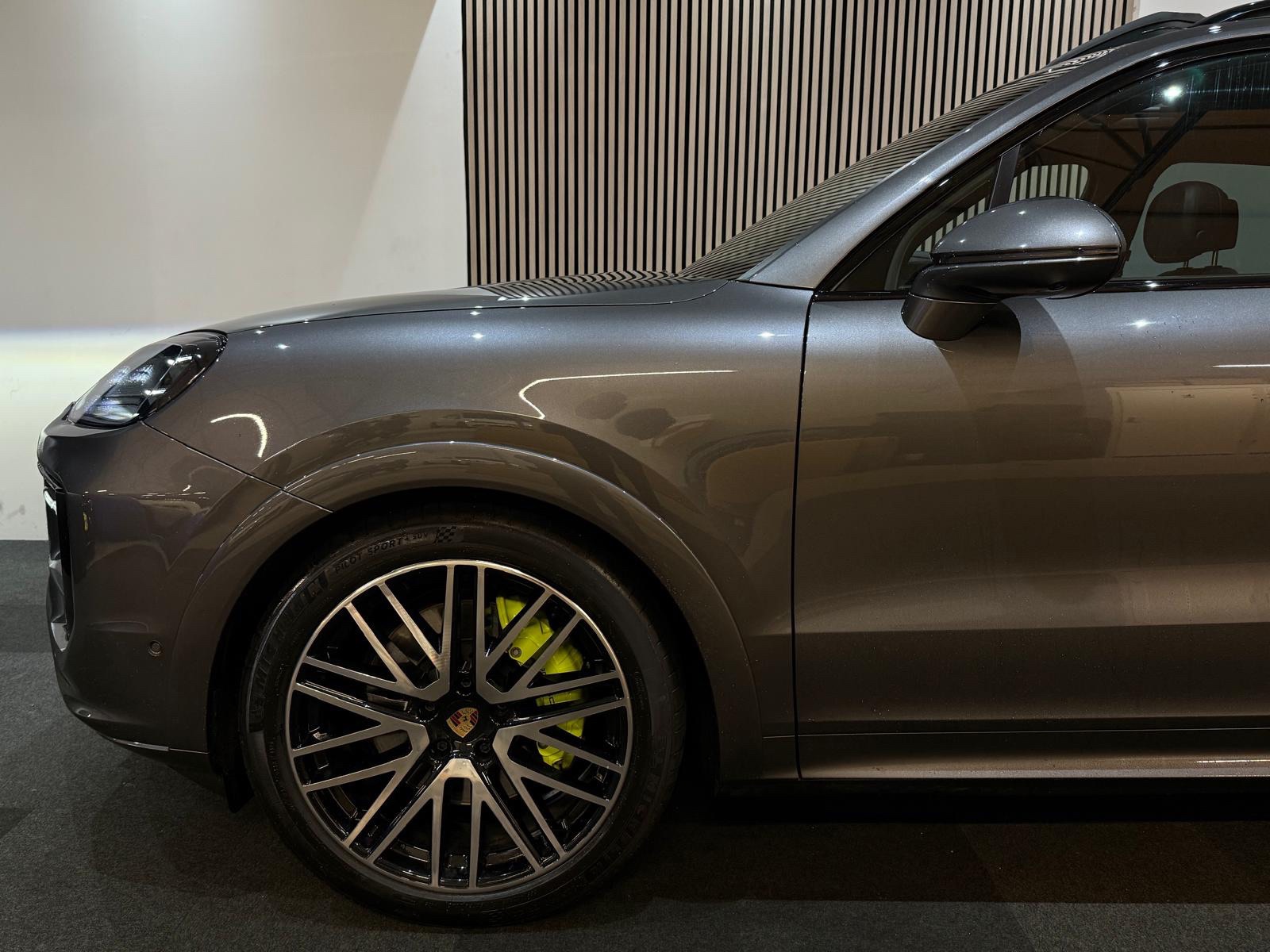 Foto van Porsche Cayenne E-hybrid