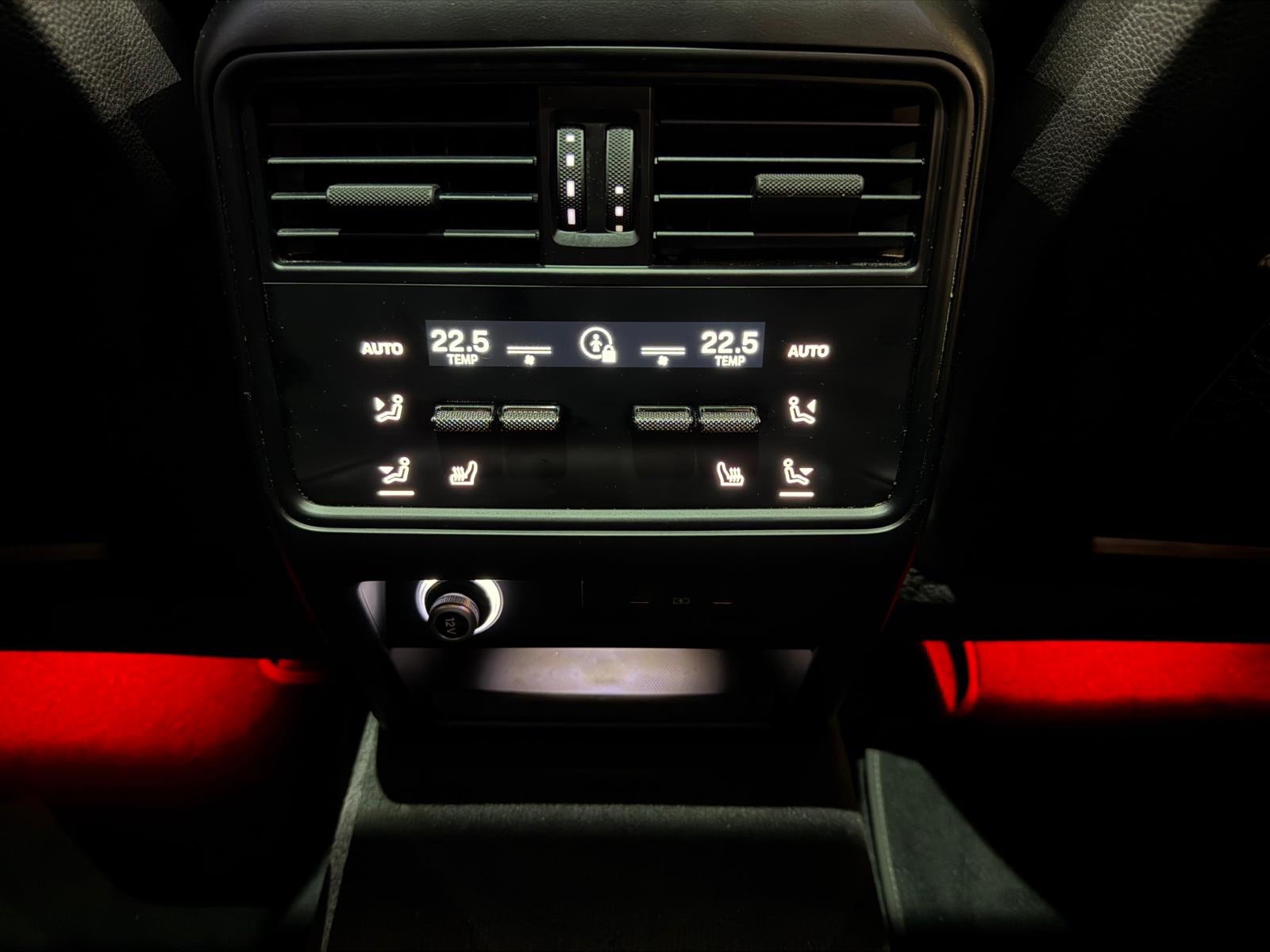 Foto van Porsche Cayenne E-hybrid