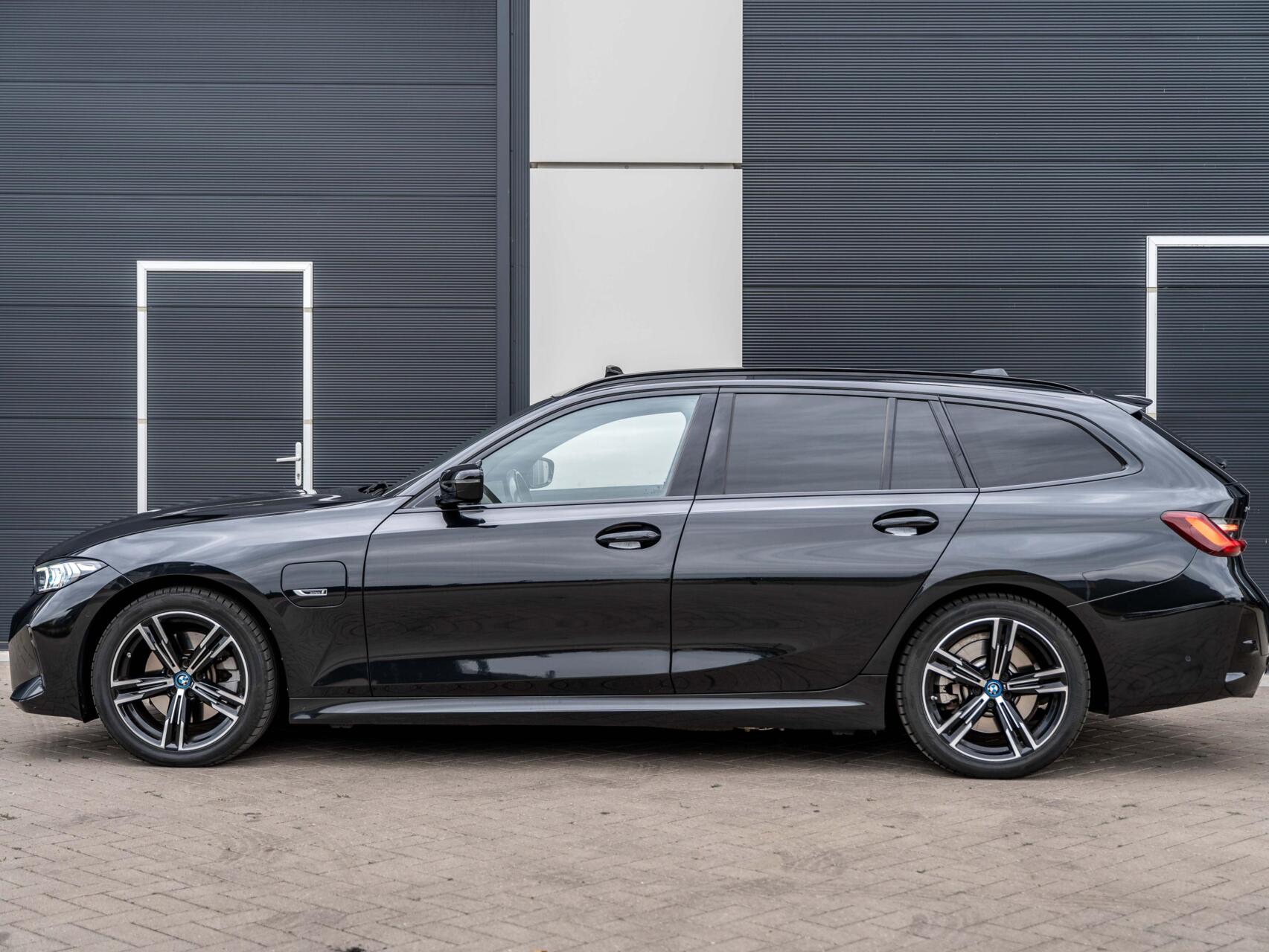 Foto van BMW 330e xDrive