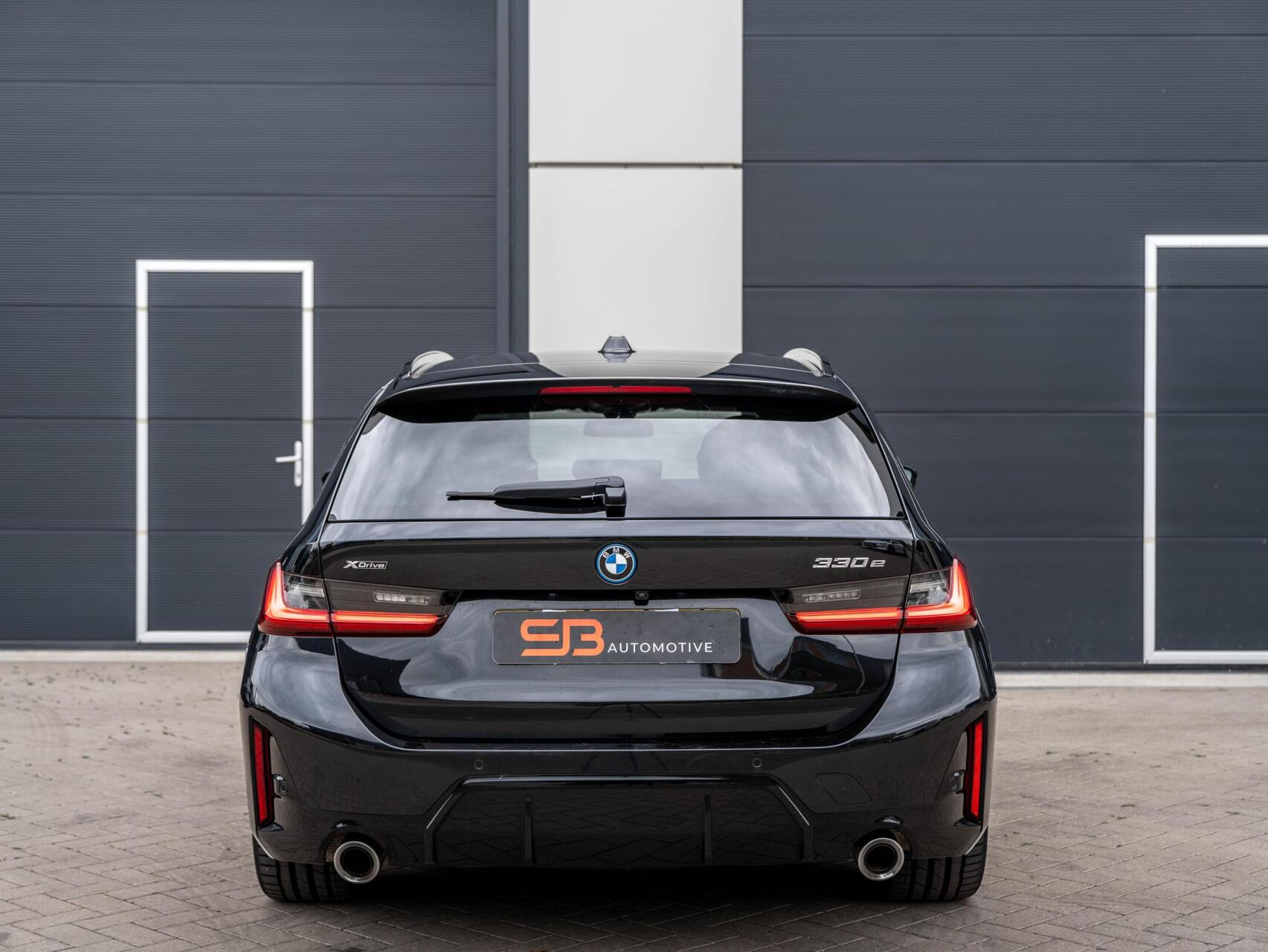 Foto van BMW 330e xDrive