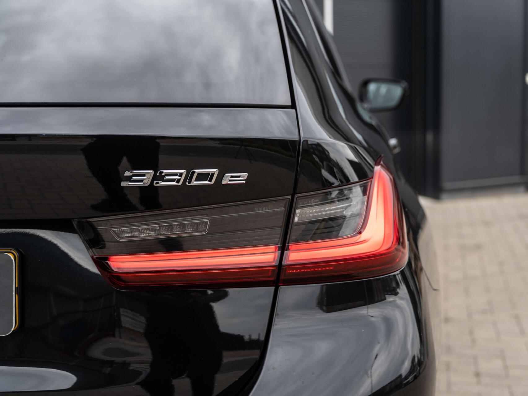 Foto van BMW 330e xDrive