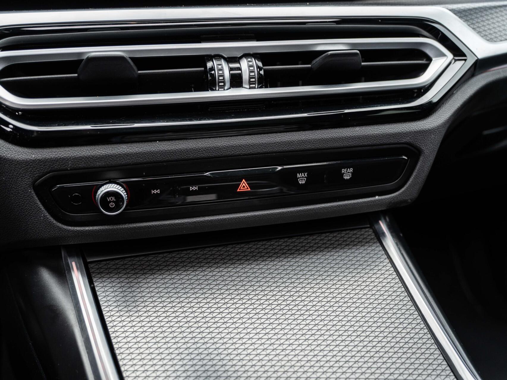 Foto van BMW 330e xDrive