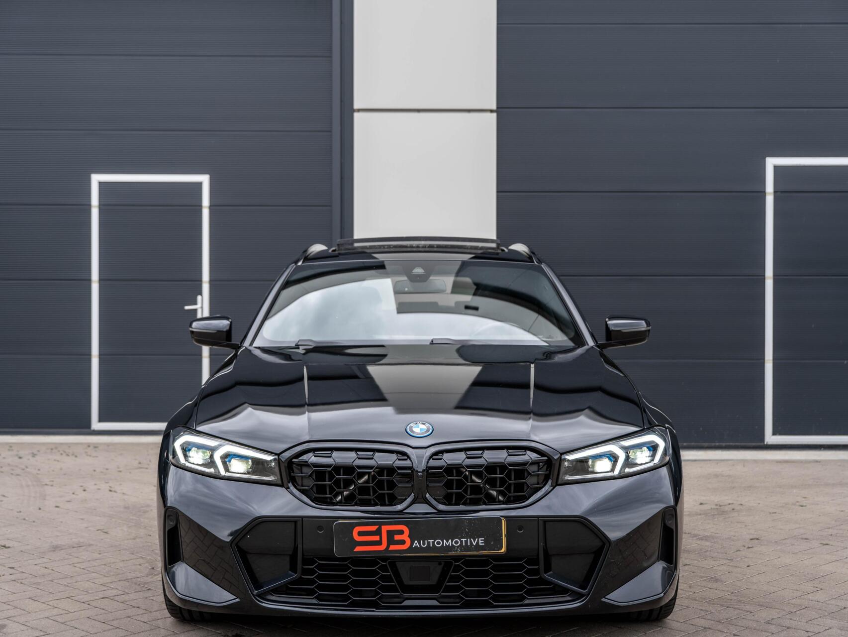 Foto van BMW 330e xDrive