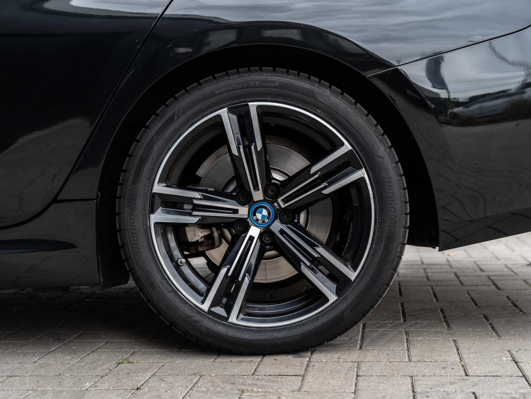 Foto van BMW 330e xDrive