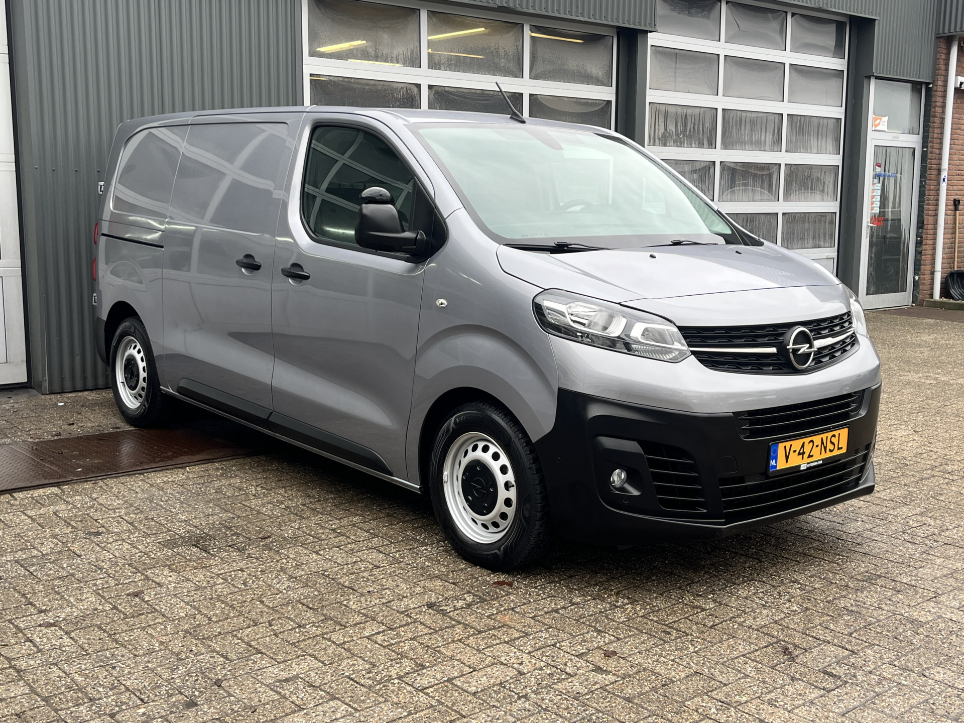 Opel Vivaro 1.5 CDTI L2H1 2020 - voorkant