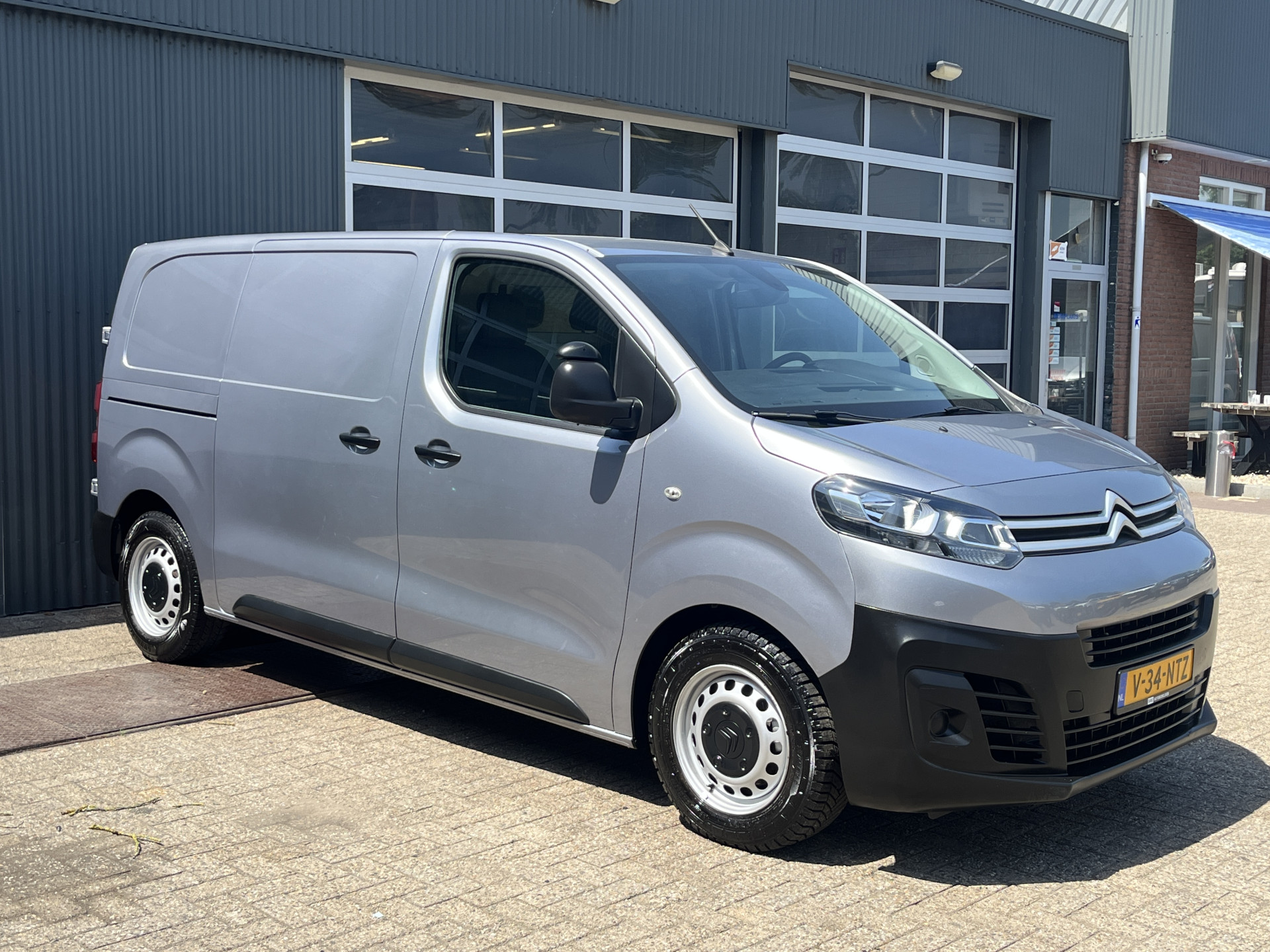 Citroen Jumpy 1..5 BlueHDI 2020 - voorkant