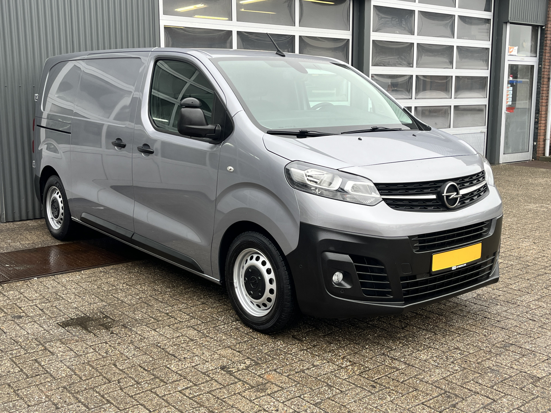 Opel Vivaro 1.5 CDTI L2H1 2020 - voorkant