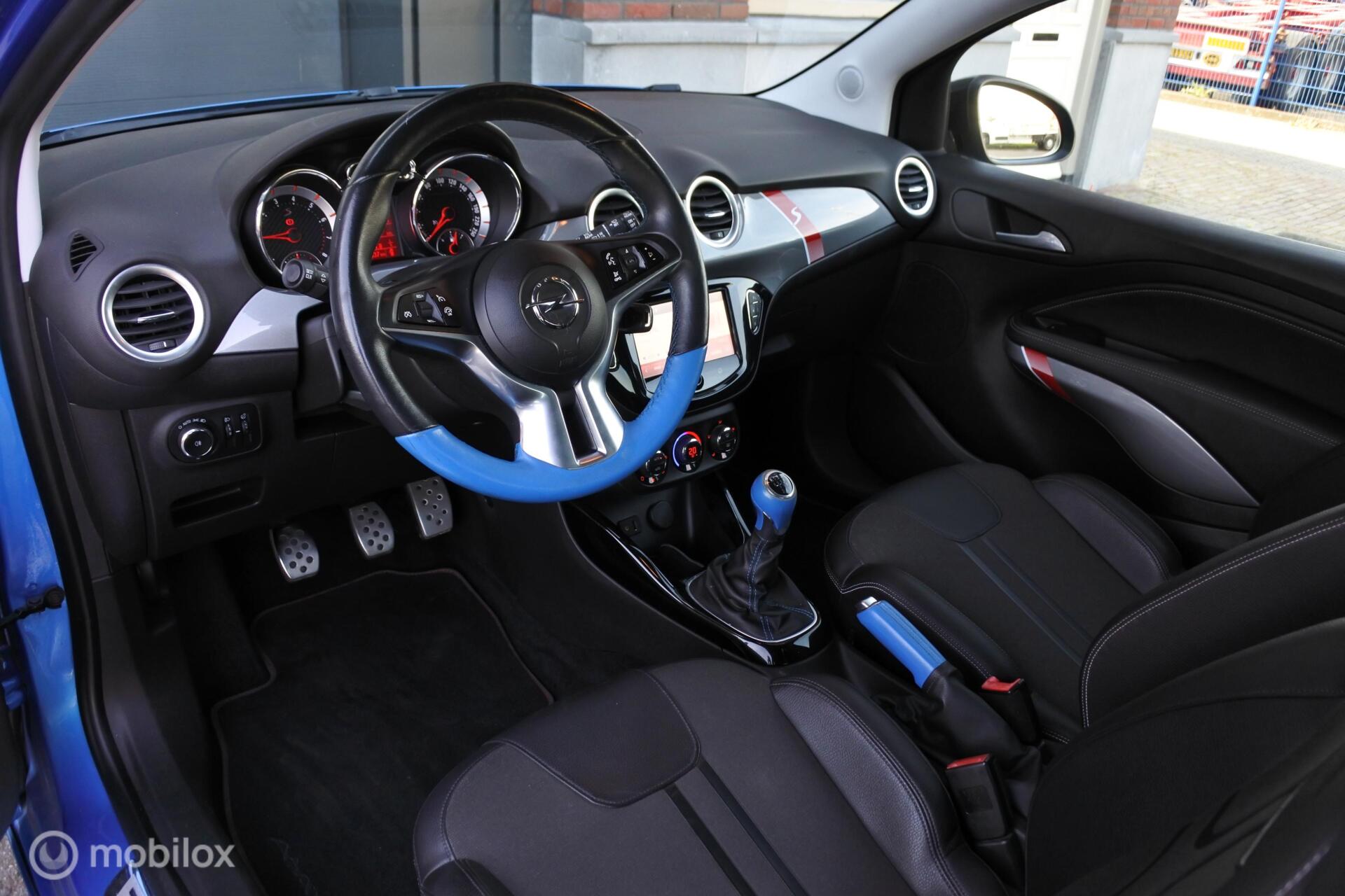 Foto van Opel Adam