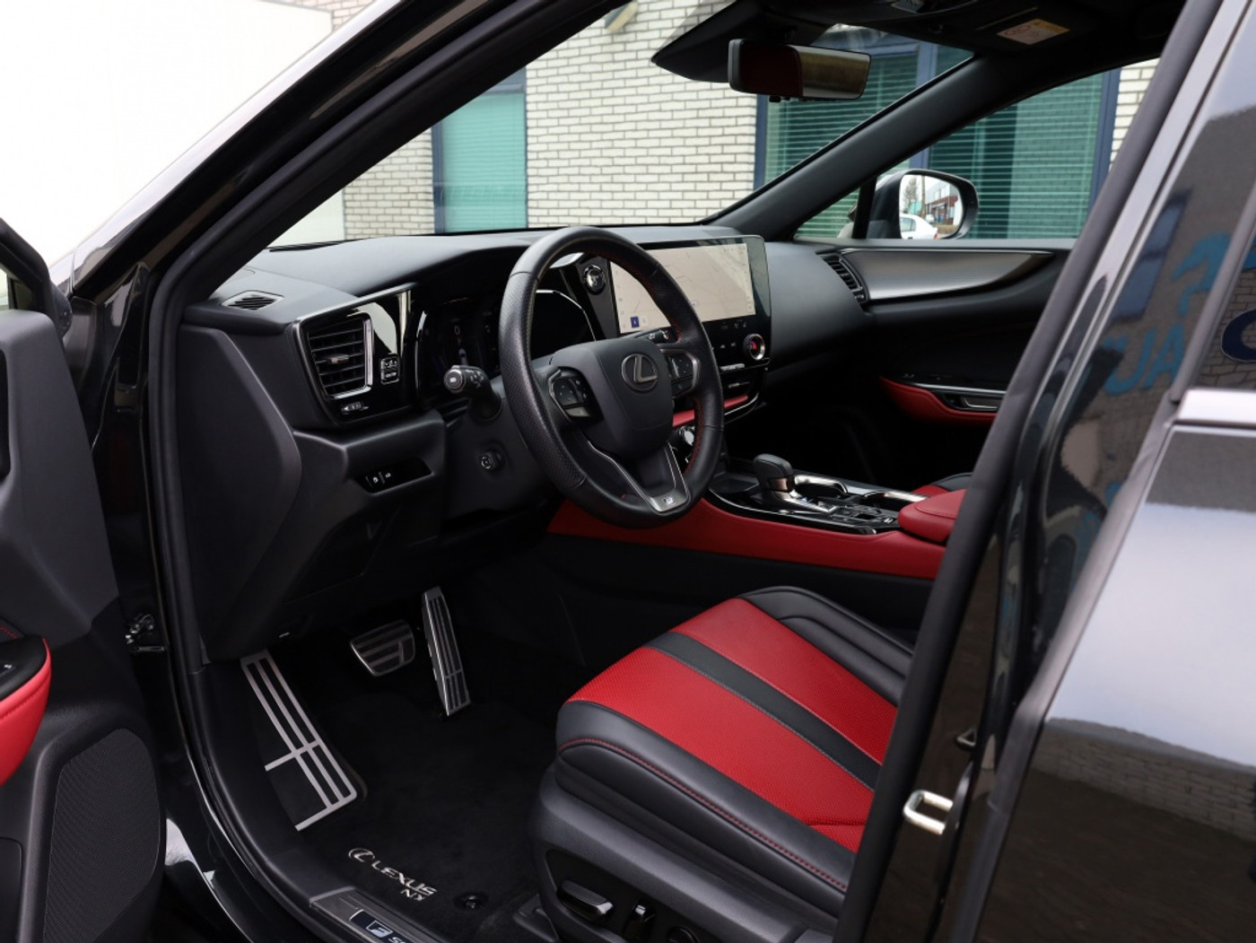 Foto van Lexus NX