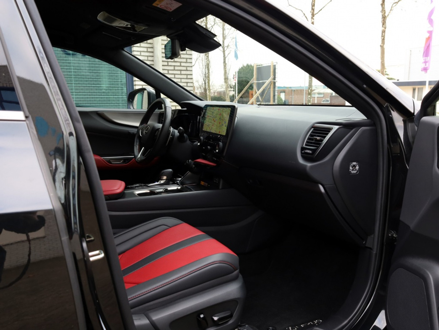 Foto van Lexus NX