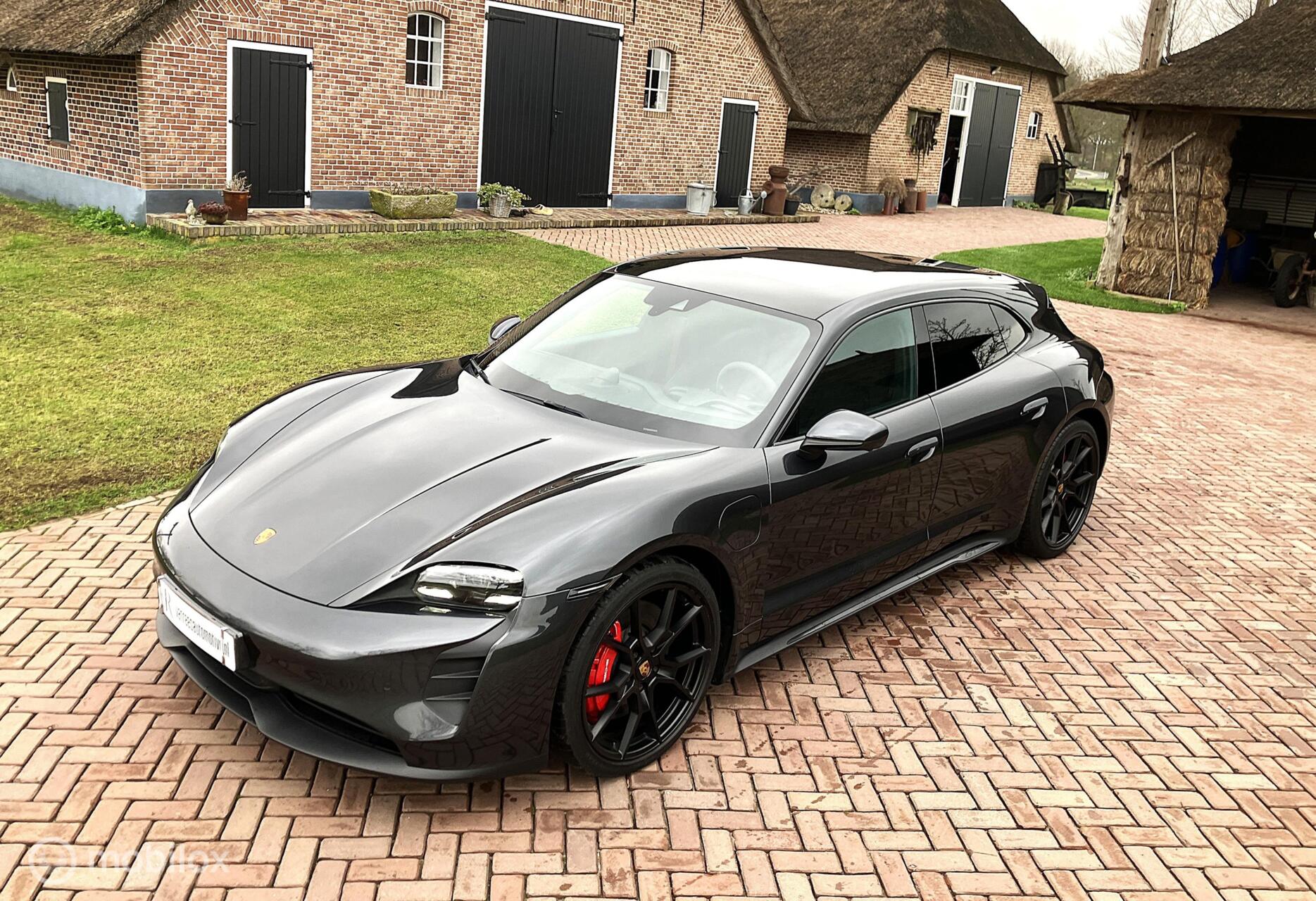 Foto van Porsche Taycan GTS