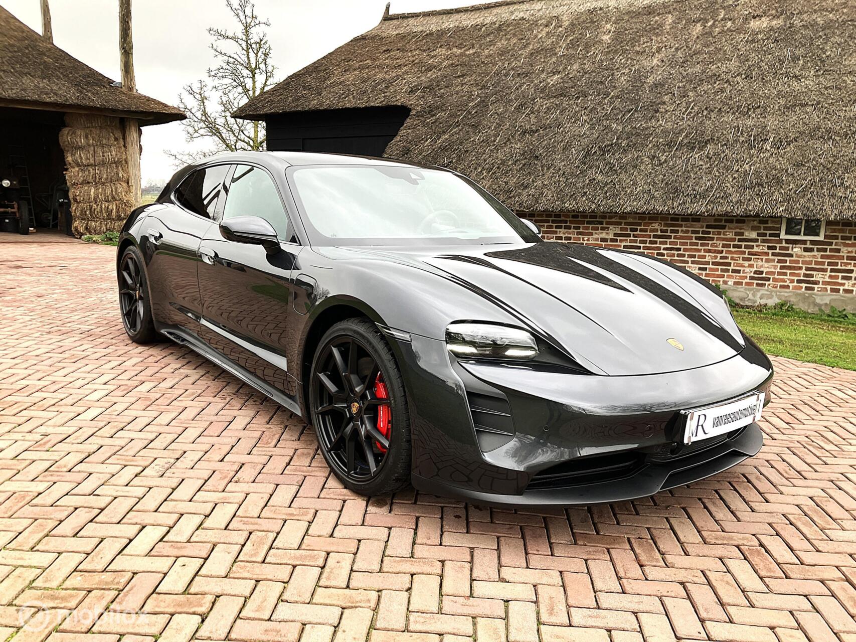 Foto van Porsche Taycan GTS