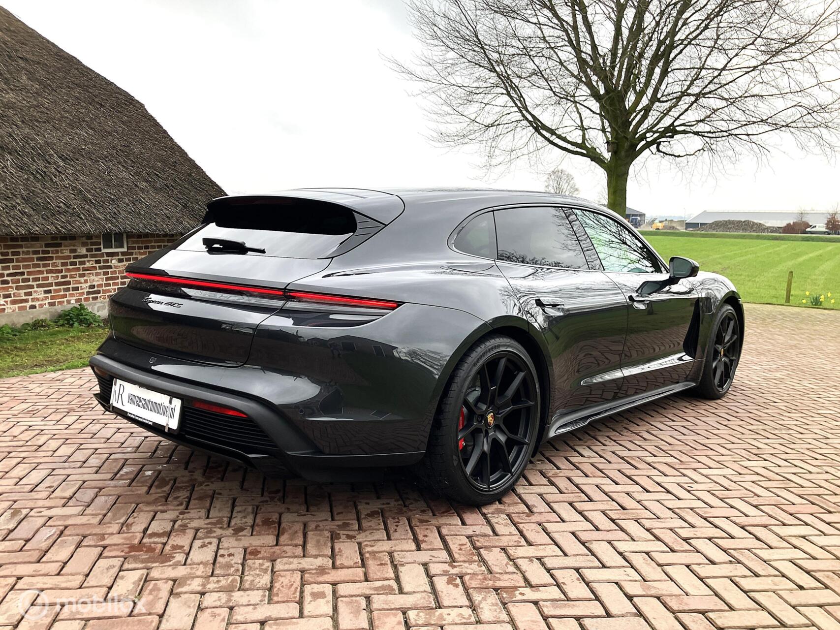 Foto van Porsche Taycan GTS