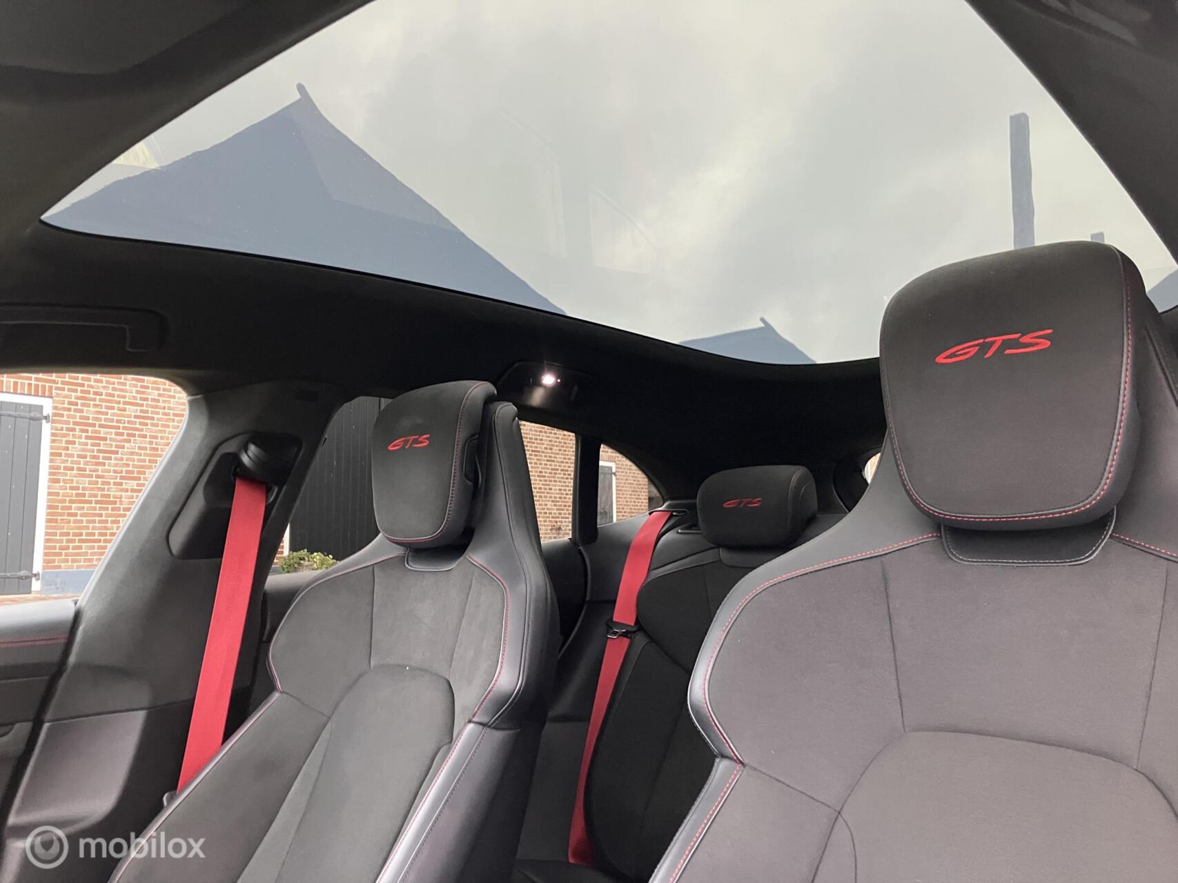 Foto van Porsche Taycan GTS