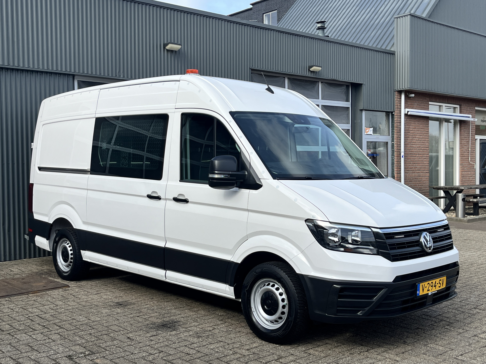 Volkswagen Crafter 35 2.0 TDI L3H3 2018 - voorkant