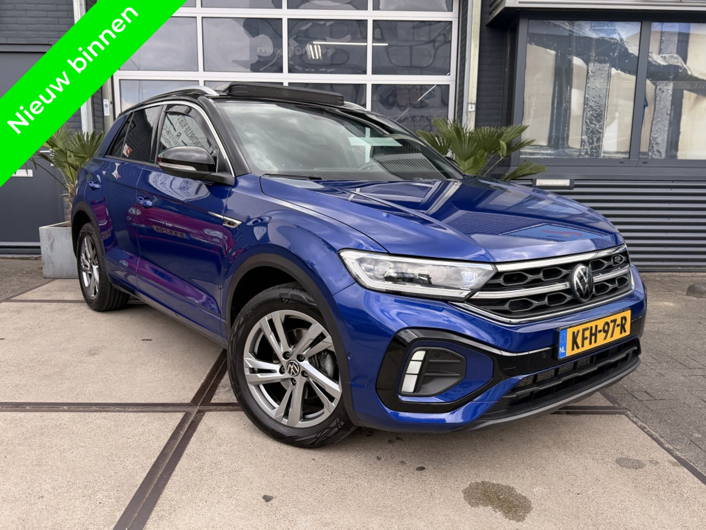 Volkswagen T-roc 1.5 TSI R-Line Bns 2023 - voorkant